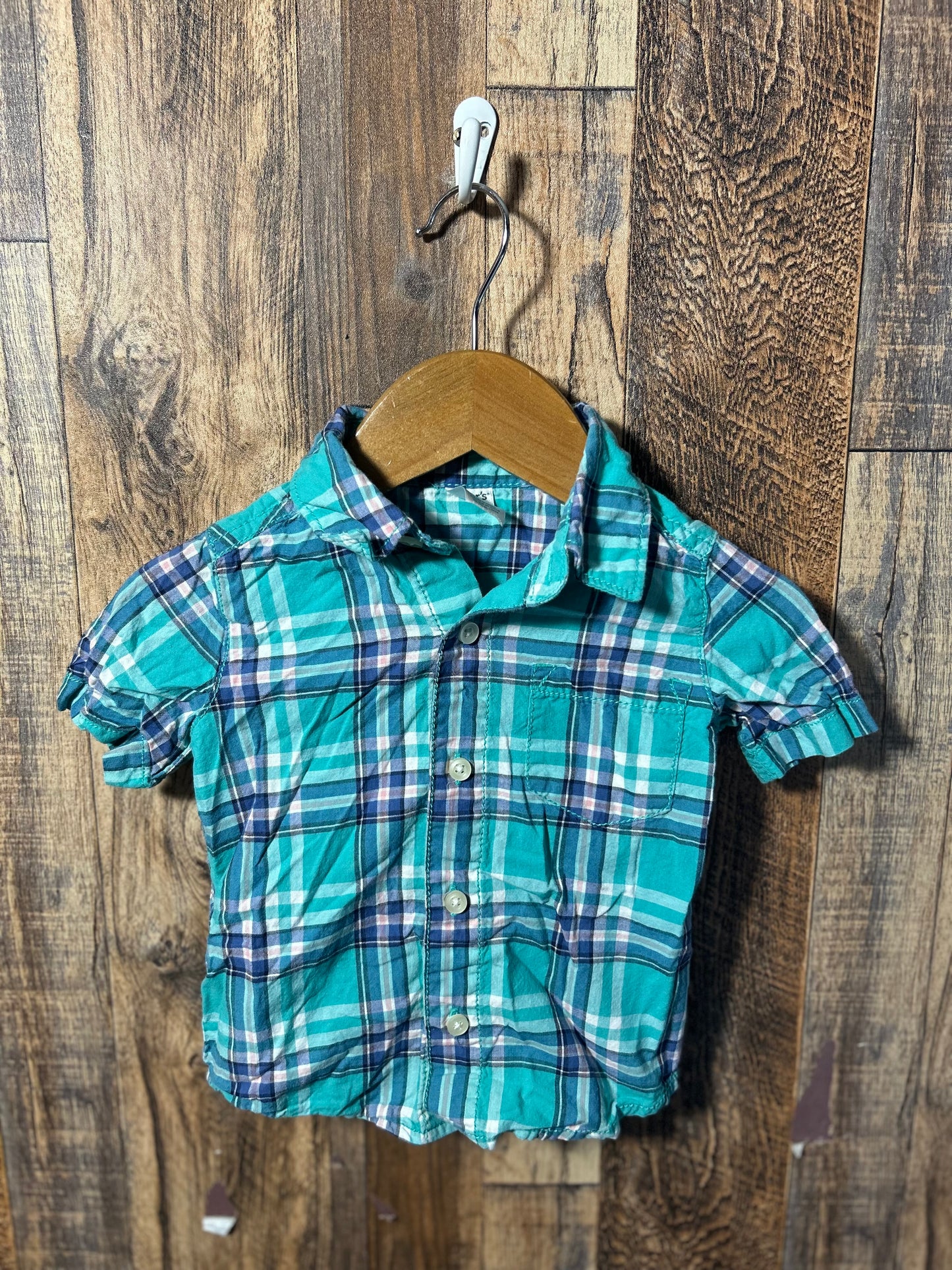 Button up, size 12m