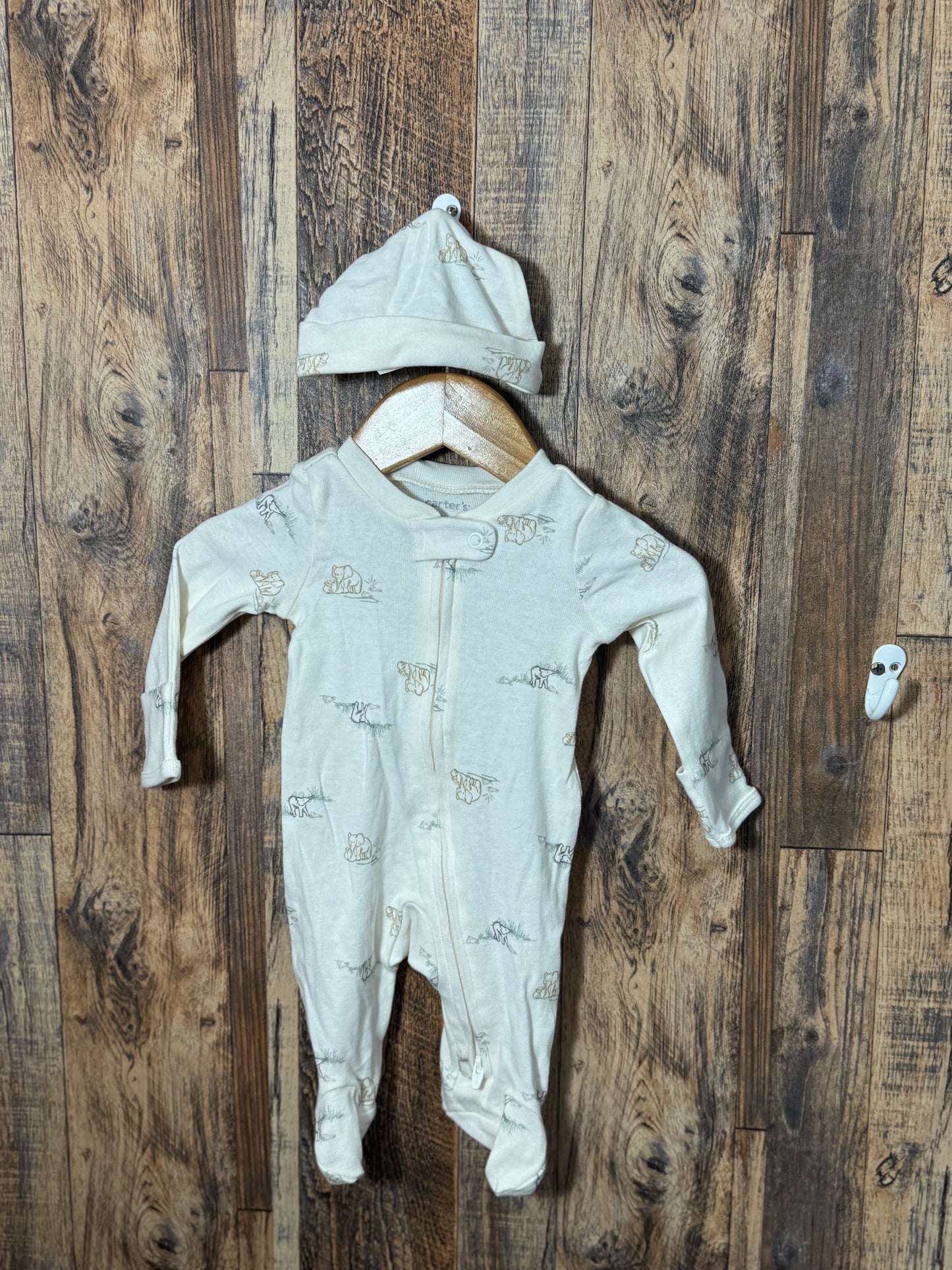 Sleeper w/ hat, size NB