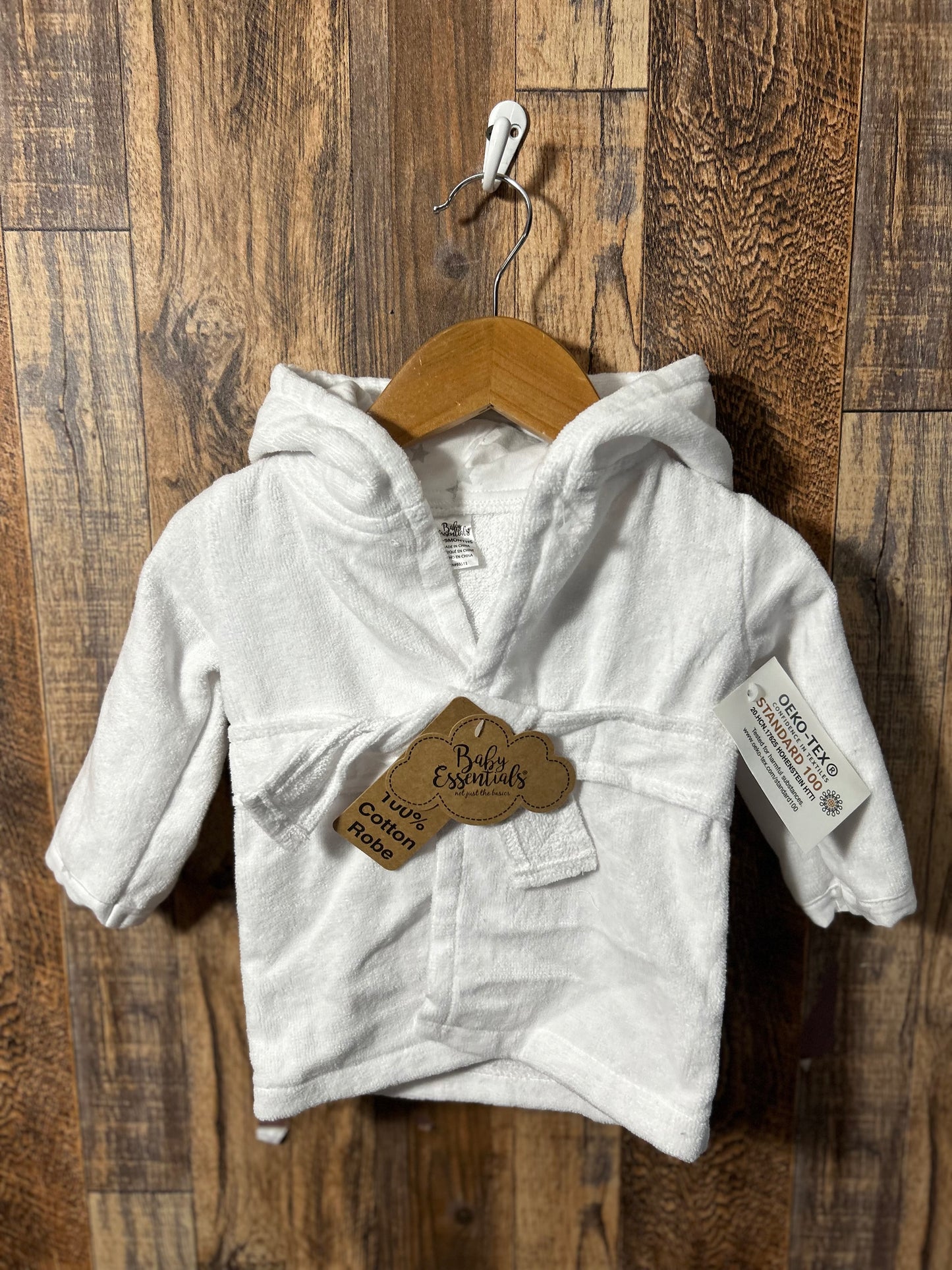 Robe NWT, size 0-9m