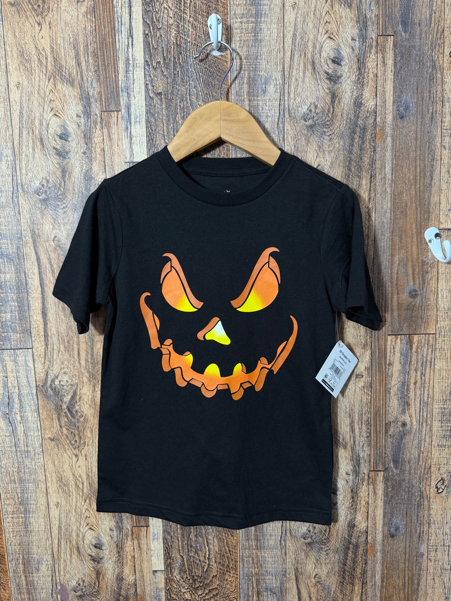 Halloween shirt NWT, size 4-5