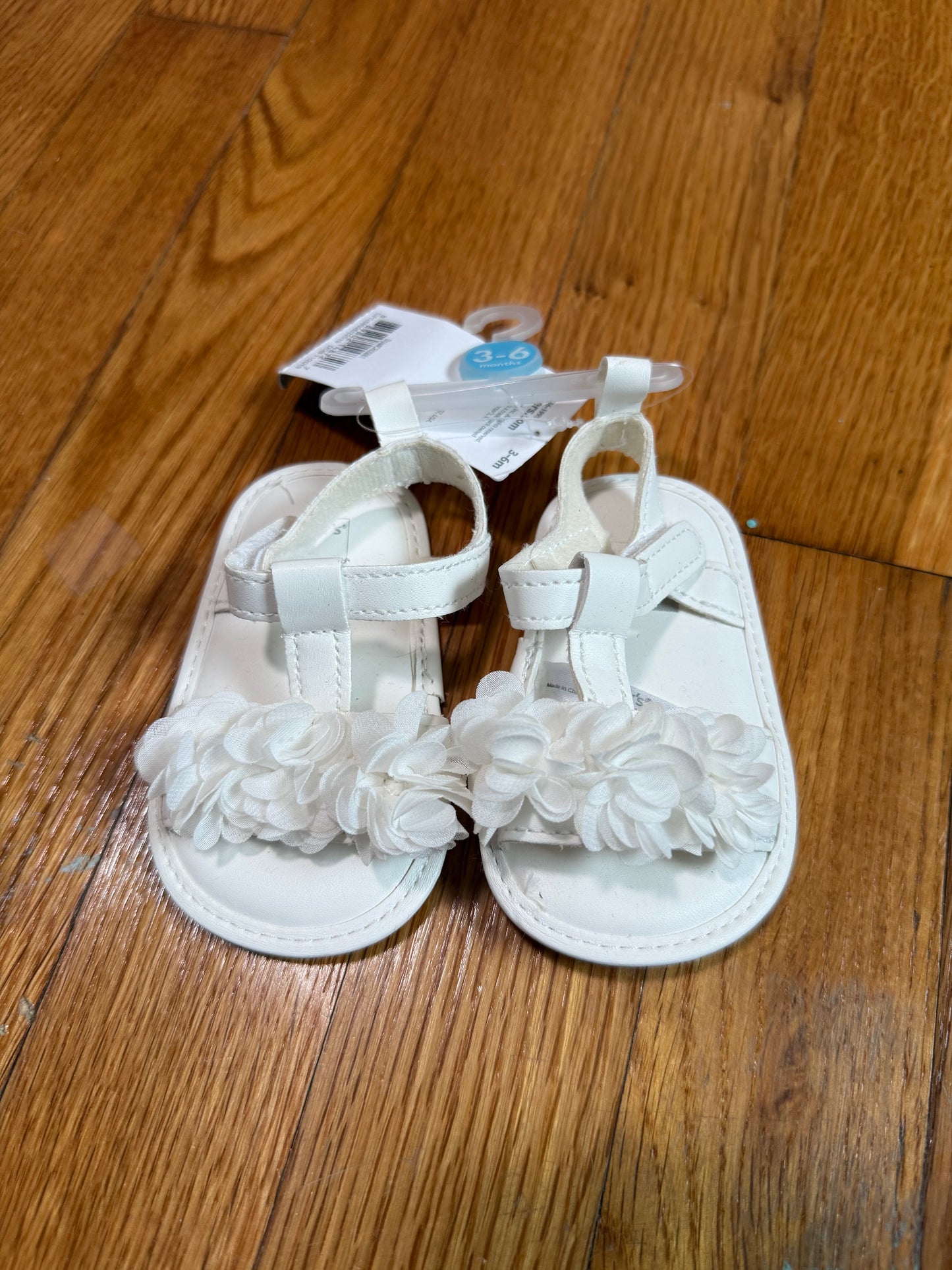 Sandles NWT, size 3-6m
