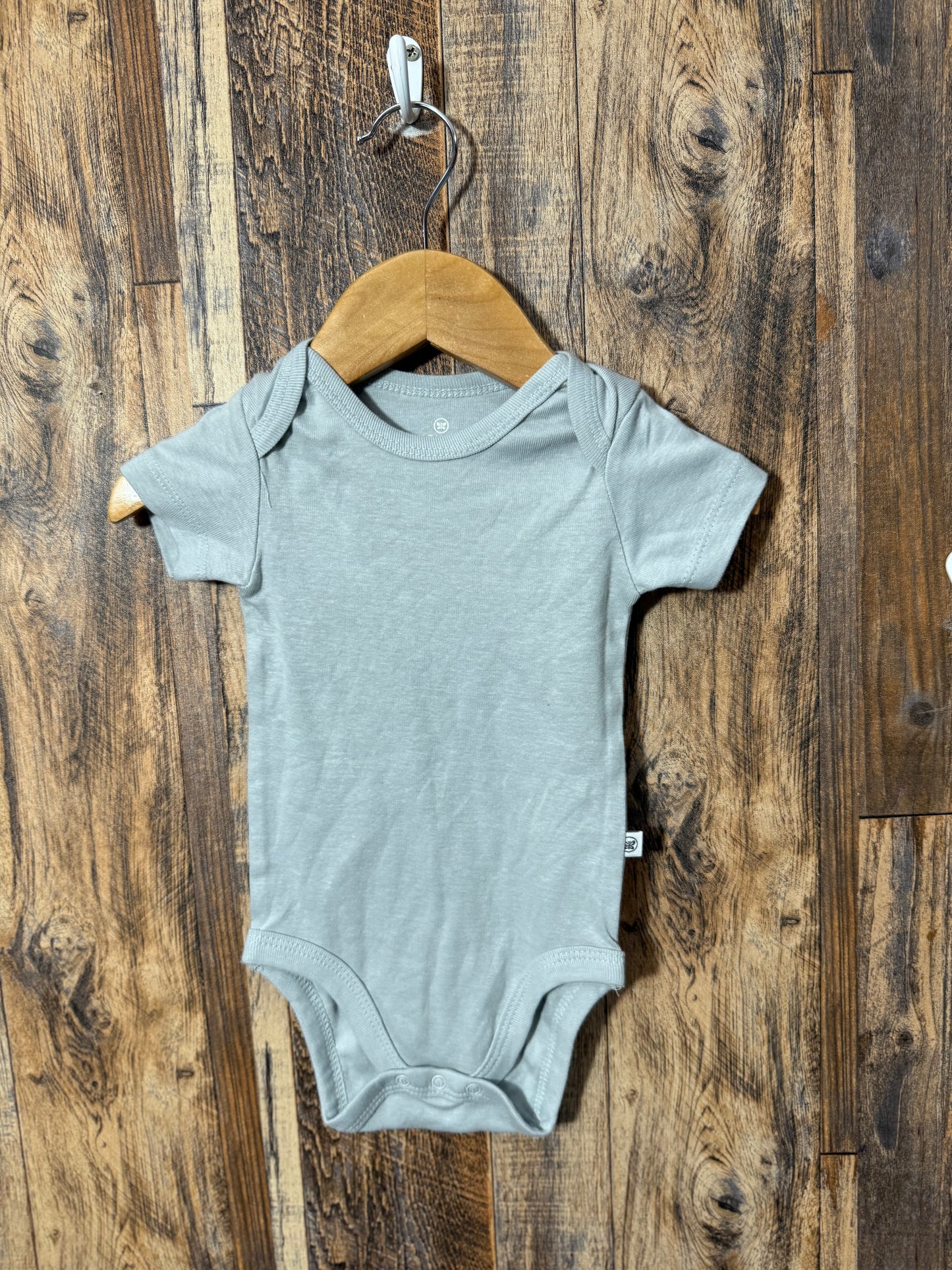 Organic cotton onesie, size 3-6m
