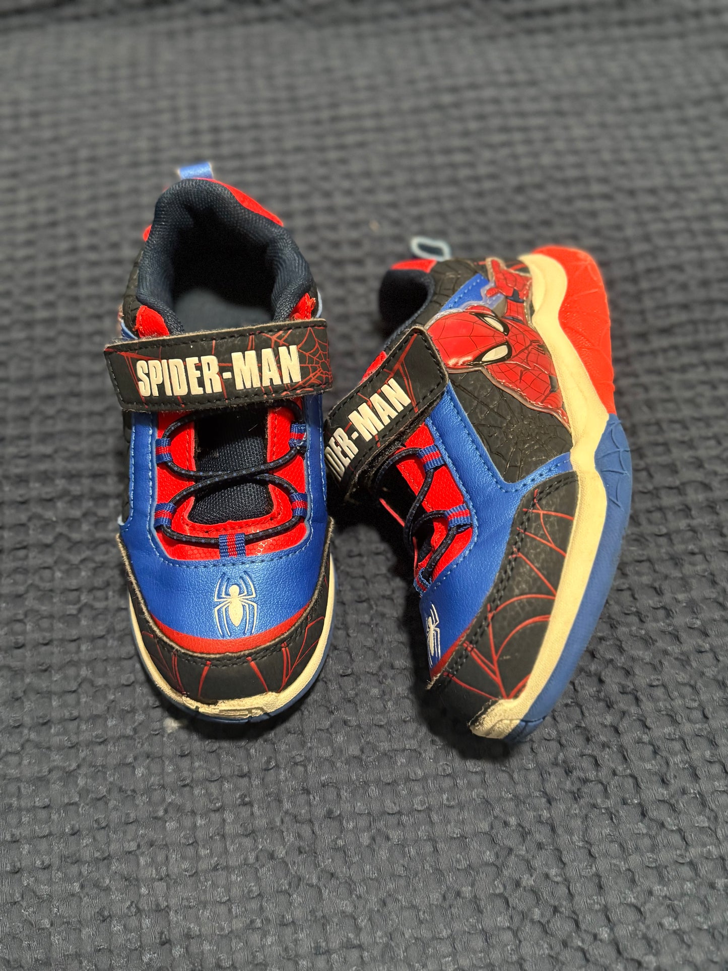 Light up sneakers, size 11