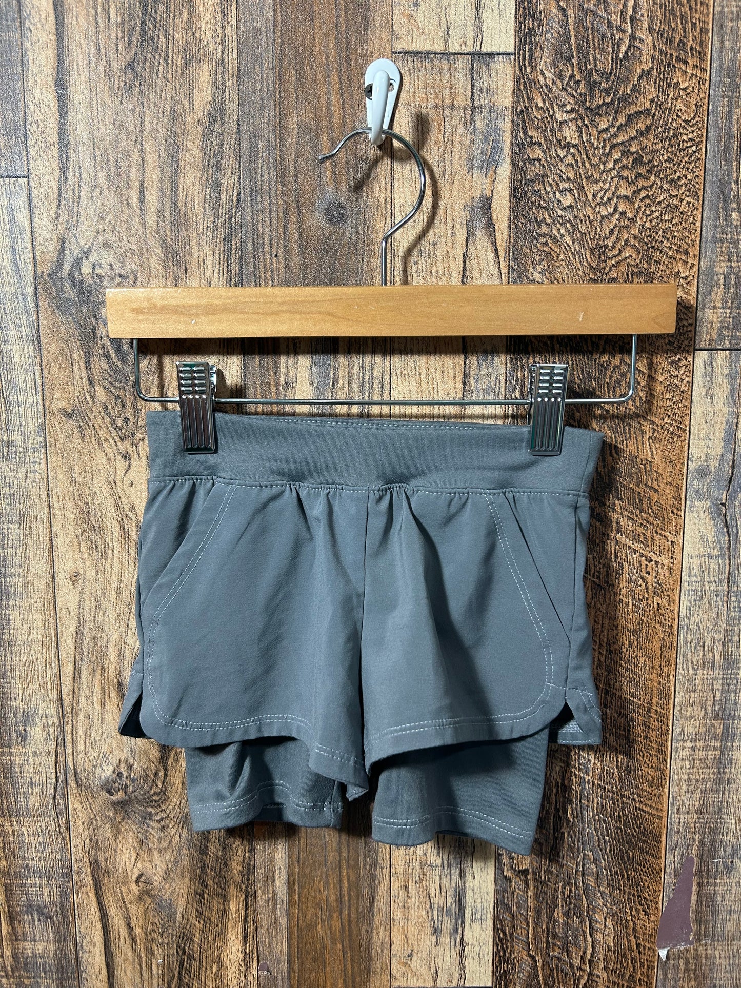 Athletic shorts, size 2t