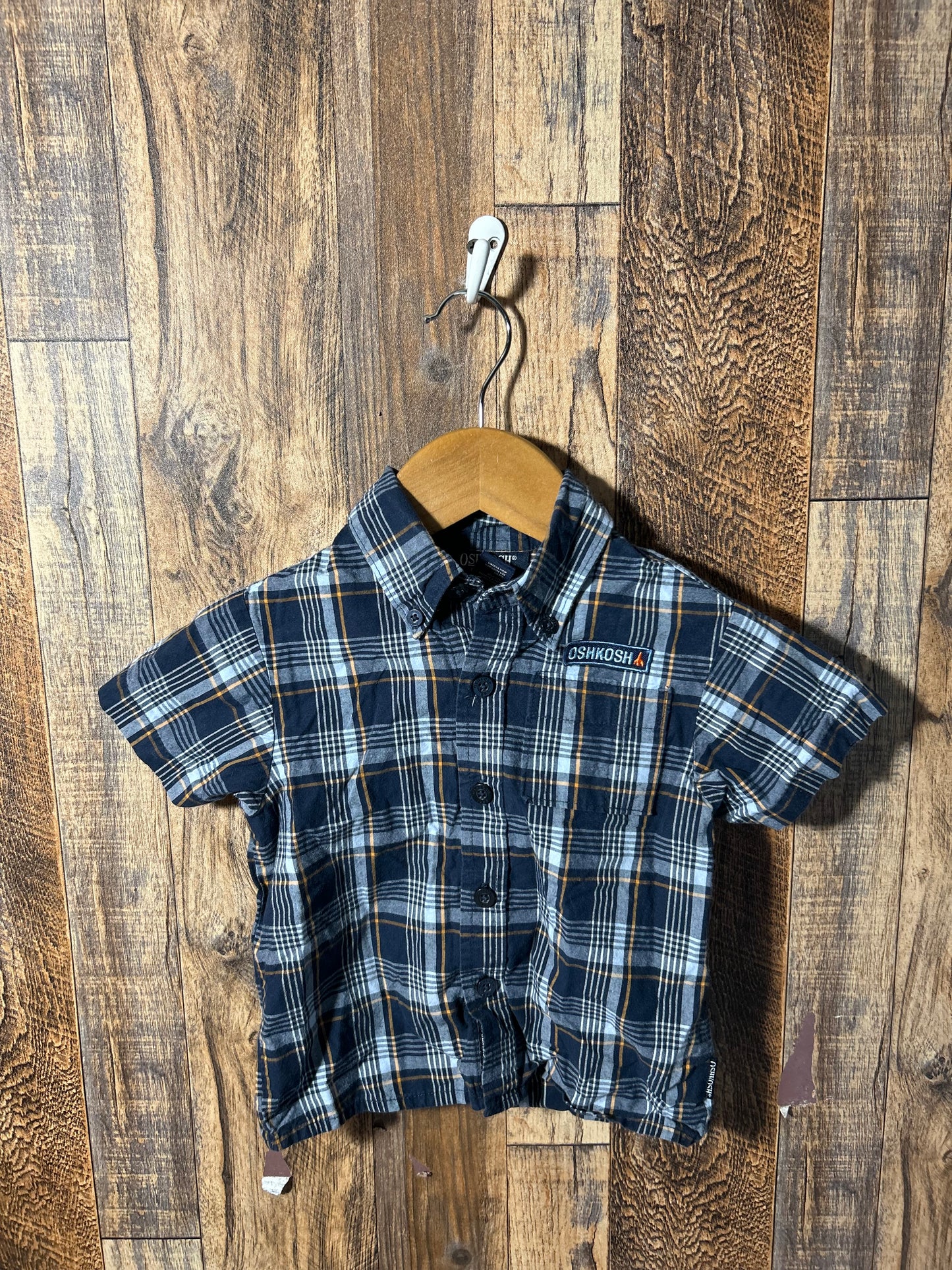 Button up, size 18m