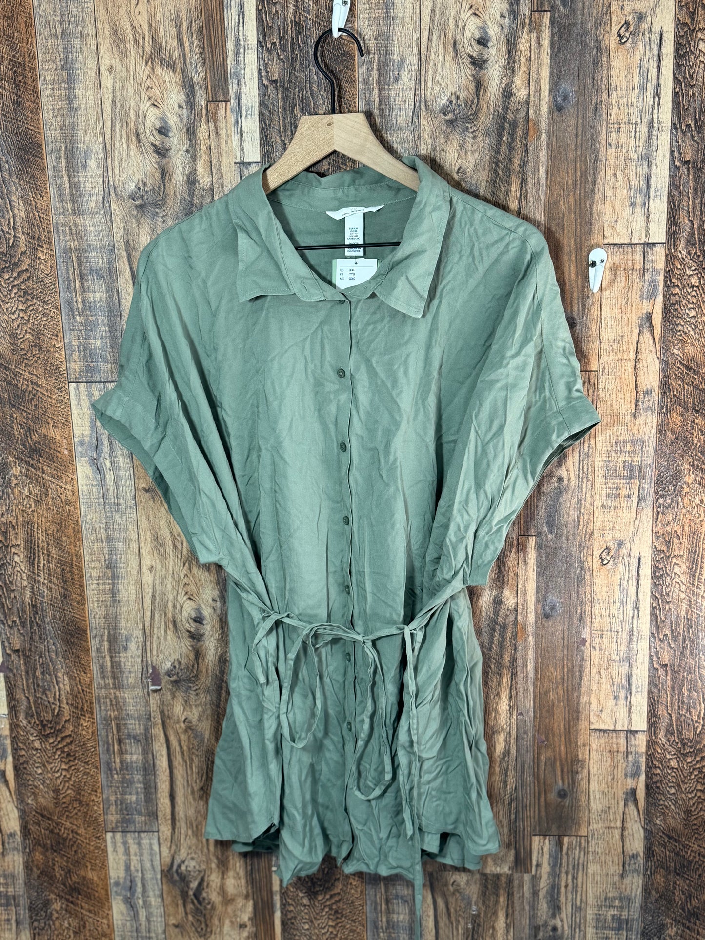Button up top NWT, size XXL