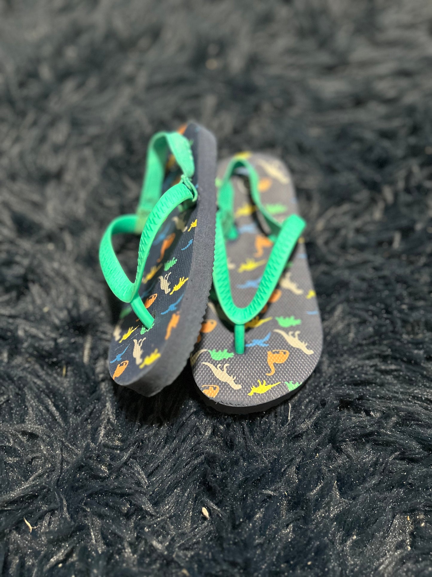 Flip flops, size 7-8