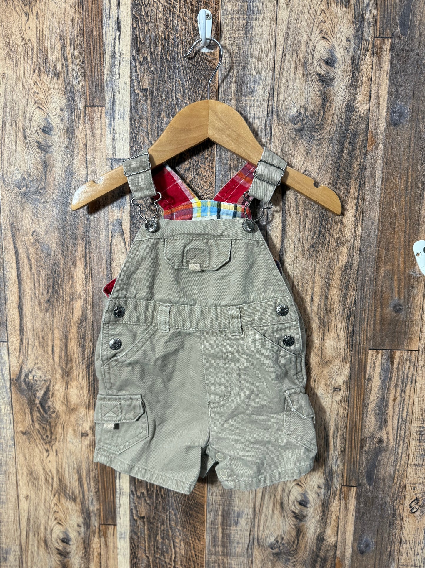 Overall shorts, size 3-6m