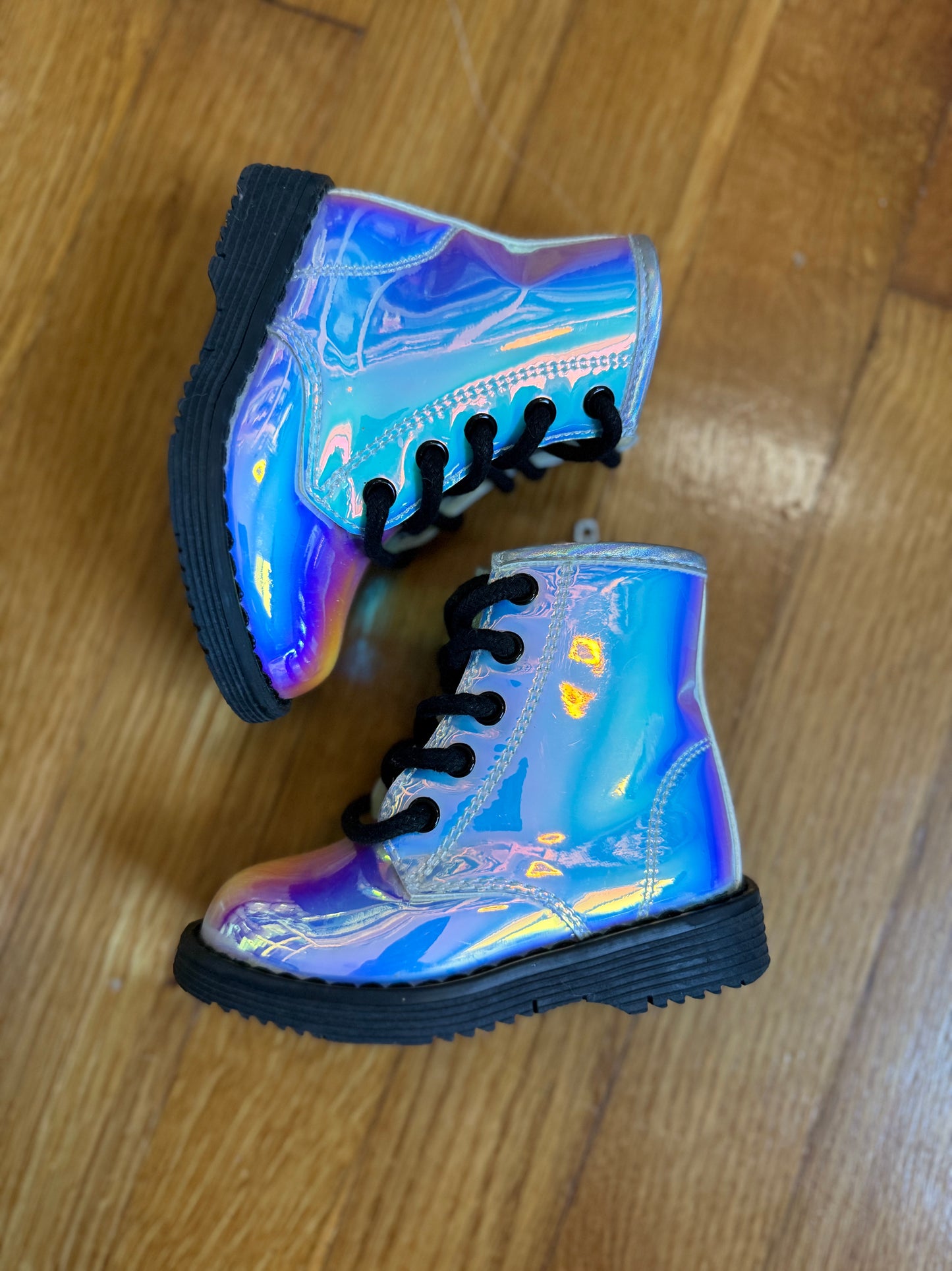 Boots, size 4