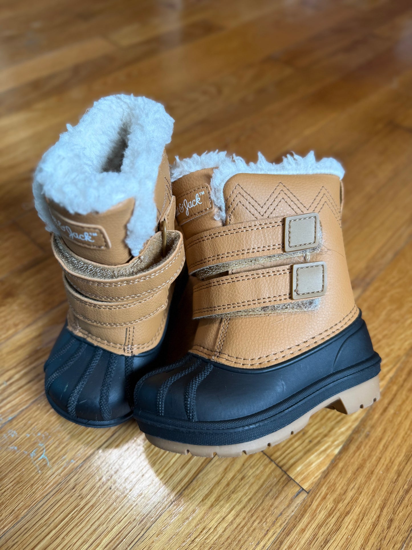 Snow boots, size 5