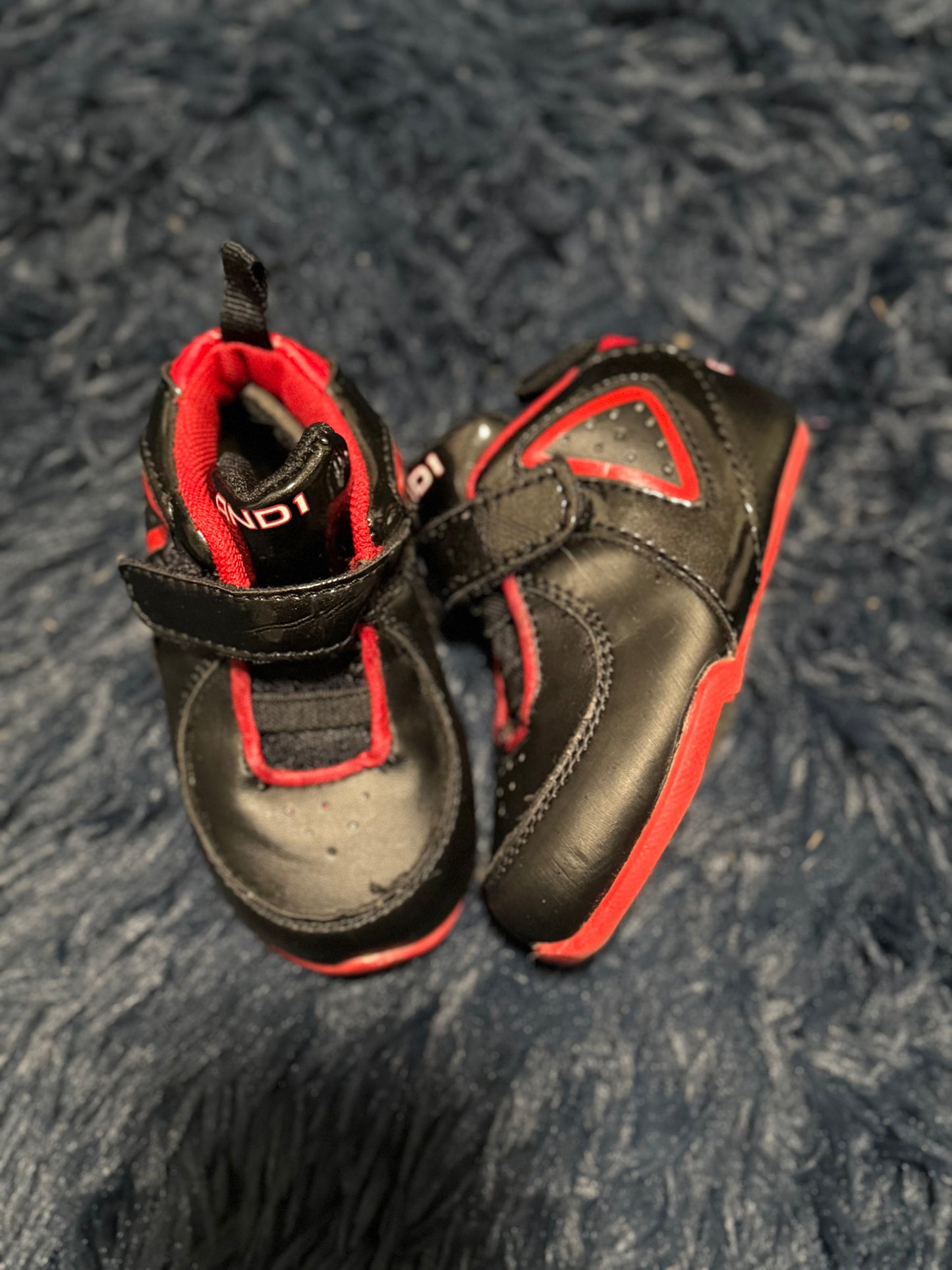 Sneakers, size 4