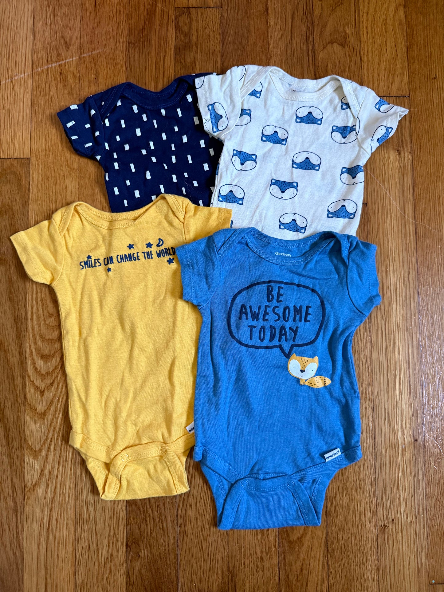 4pc onesie set, size 0-3m