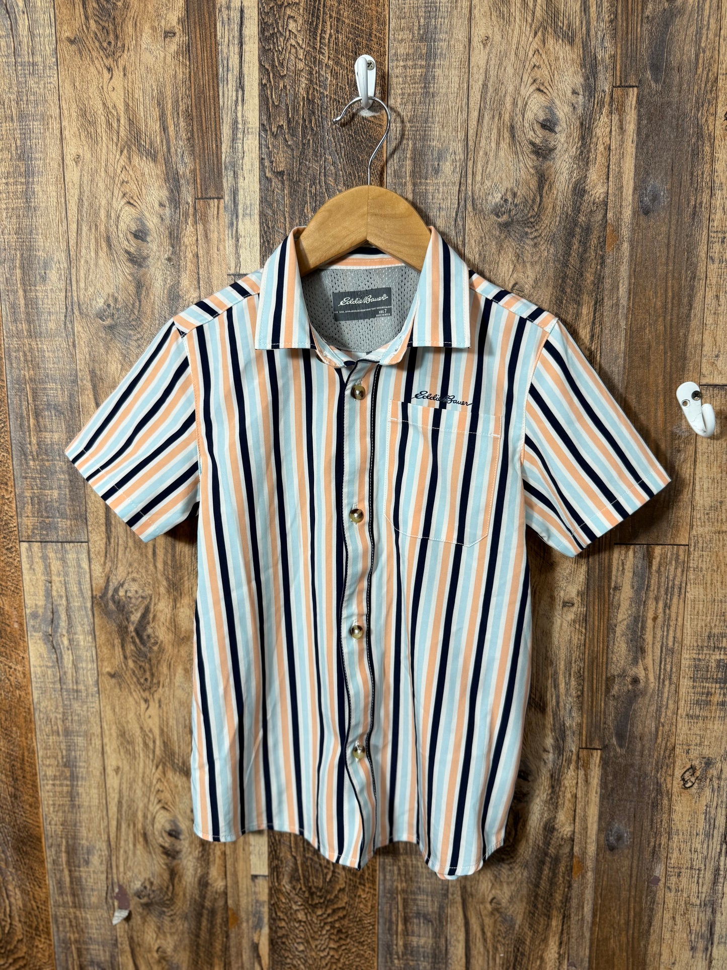 Button up, size 7