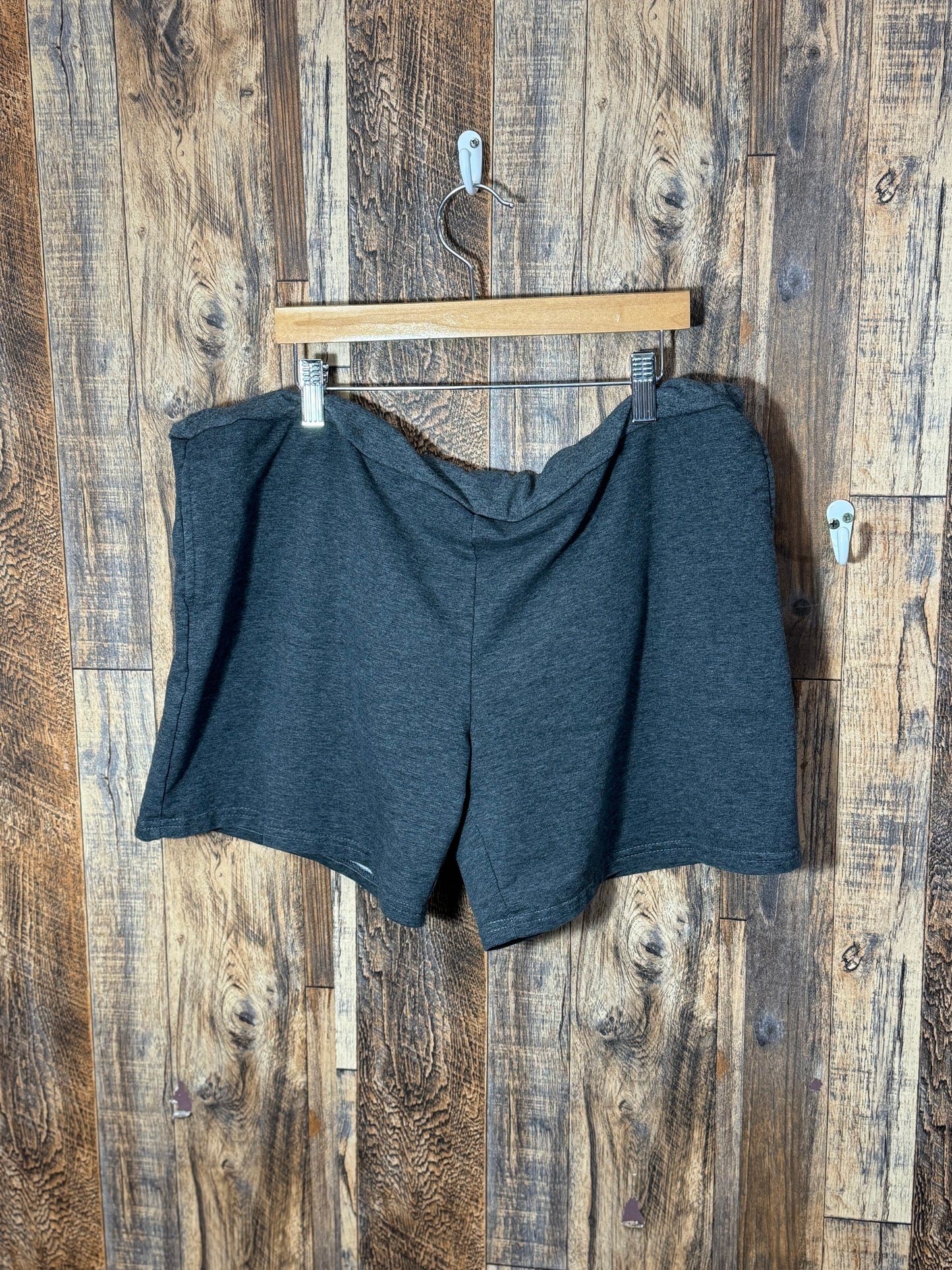 Lounge shorts, size XL