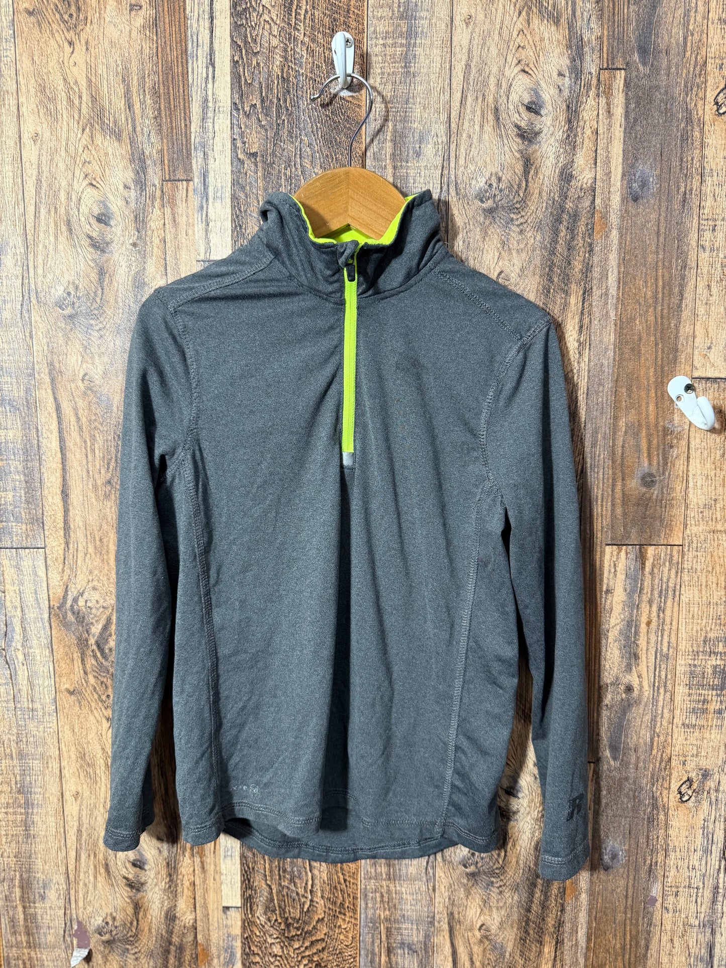 Lightweight pullover, size 6-7