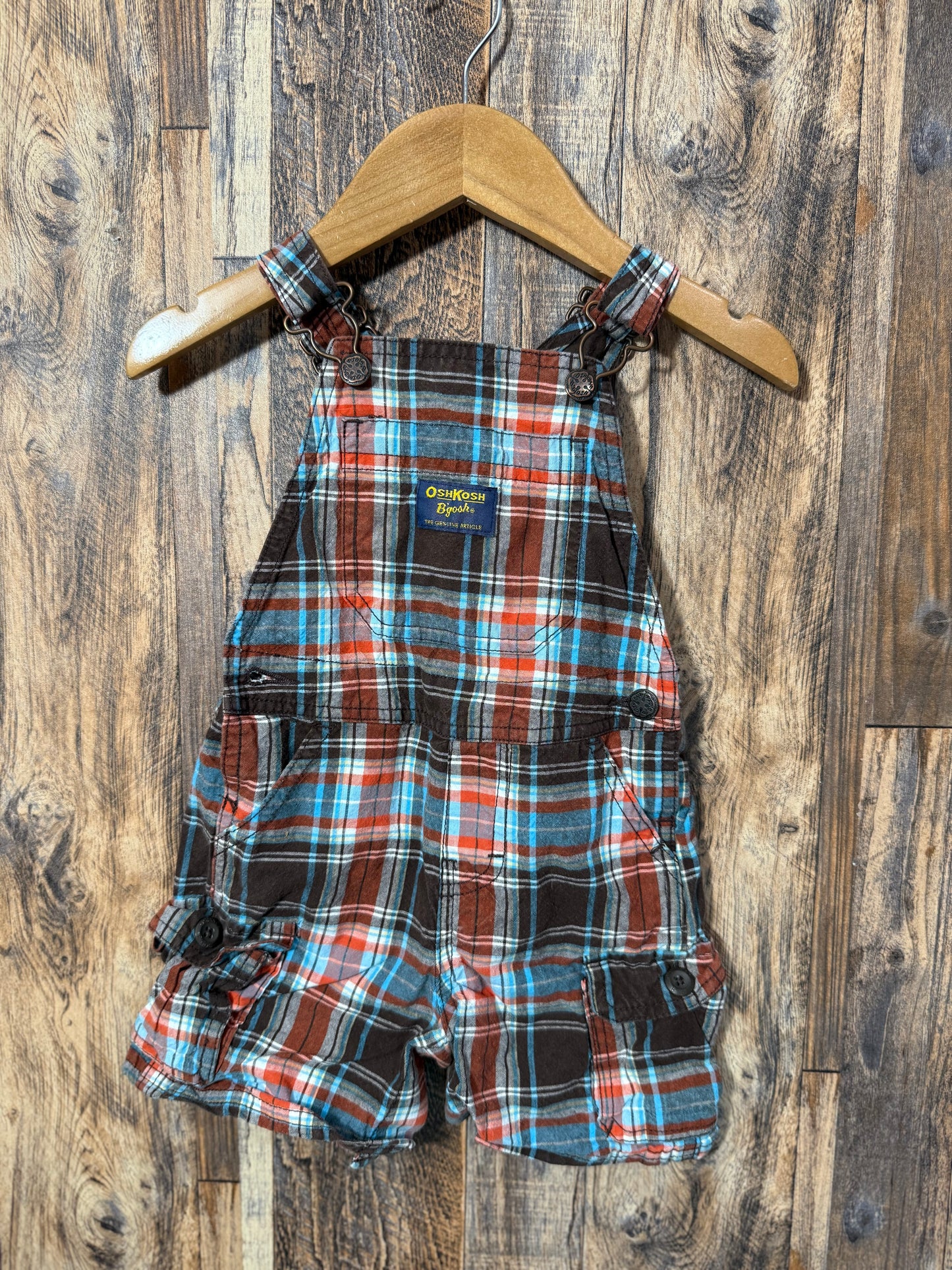 Overall shorts, size 18m