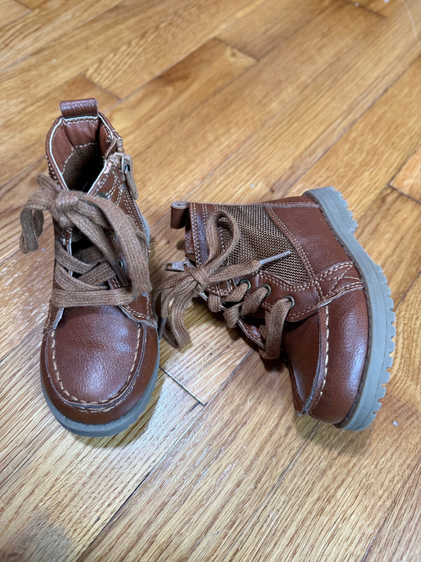 Boots, size 6
