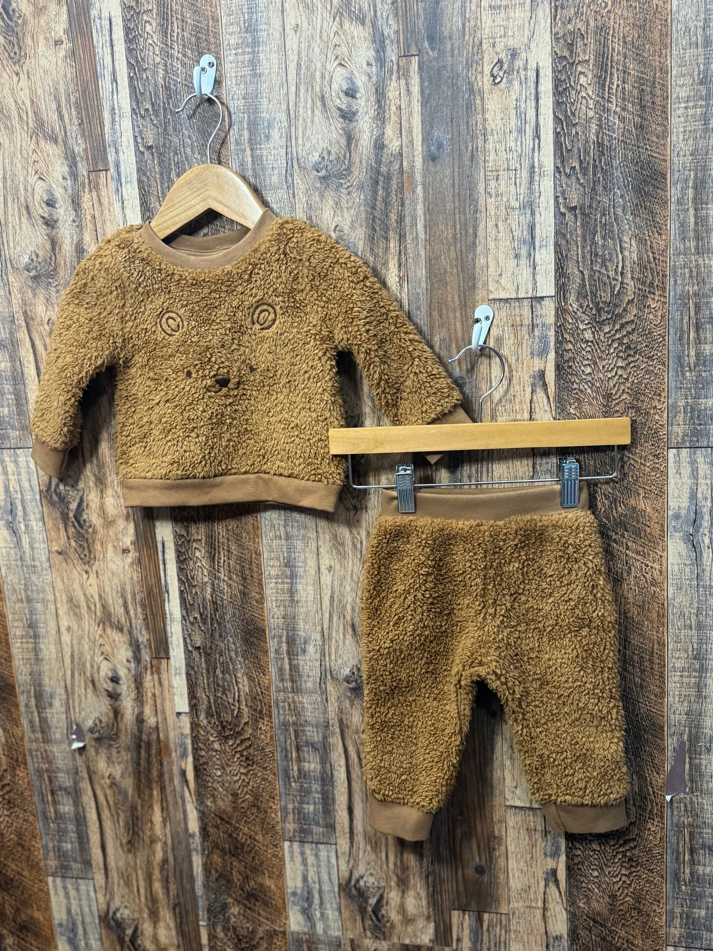 2pc fuzzy set, size 6-9m