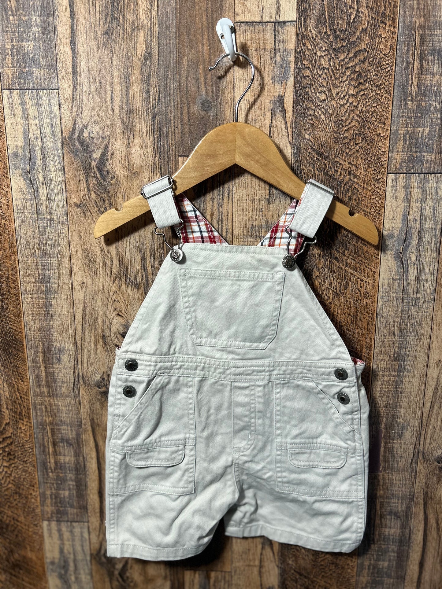 Overall shorts, size 12m