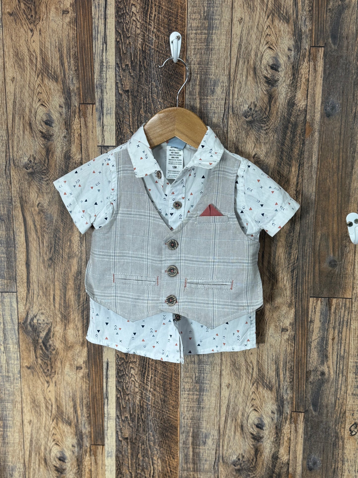 Button up, size 12m