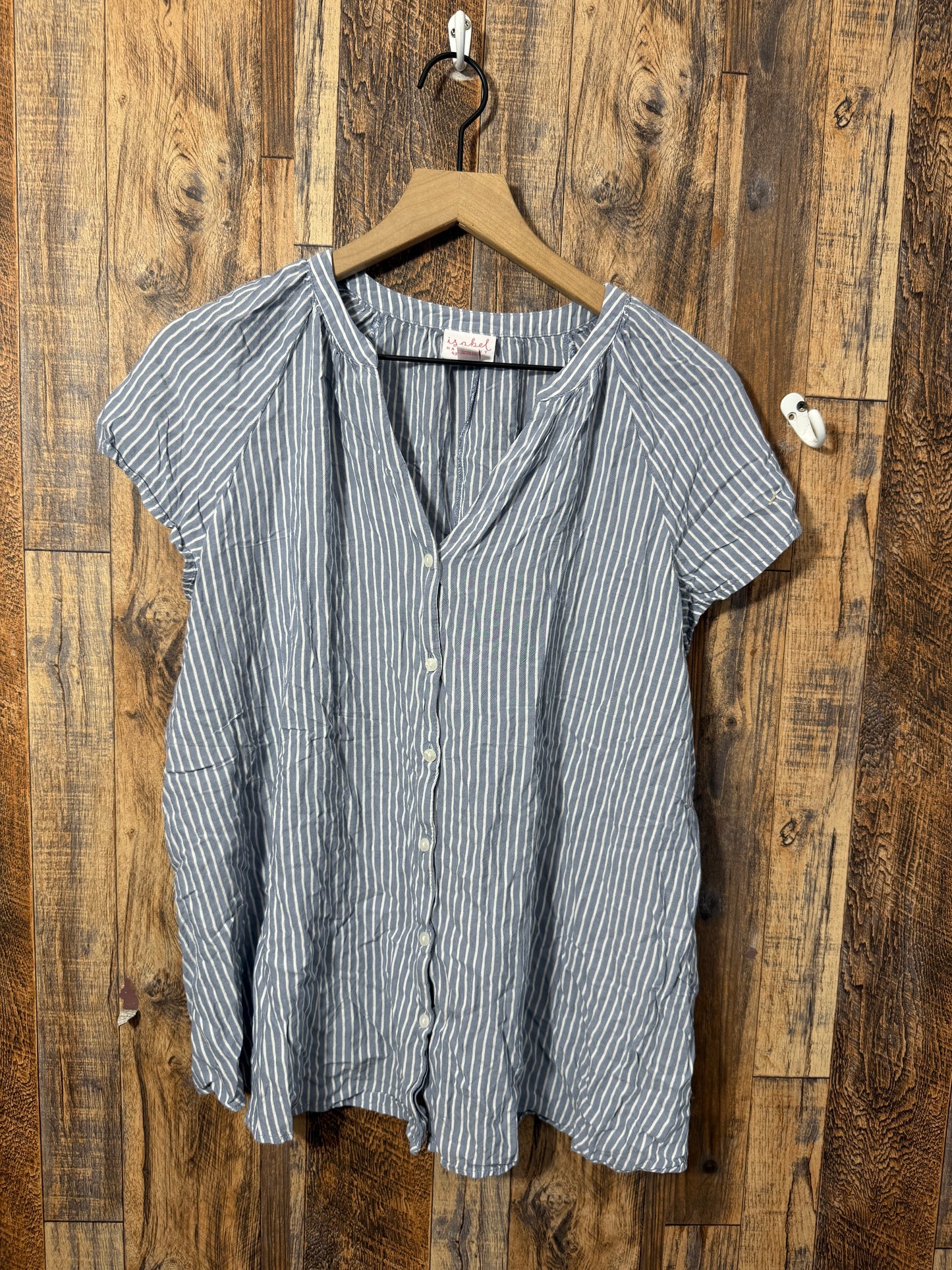 Button up top, size M
