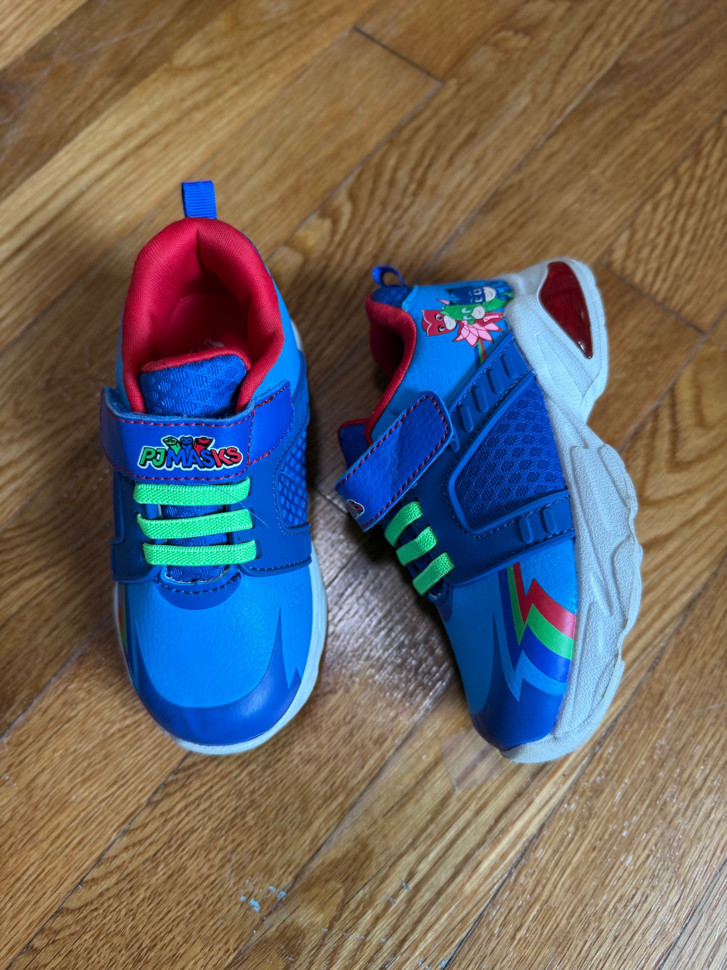 Light up sneakers, size 8