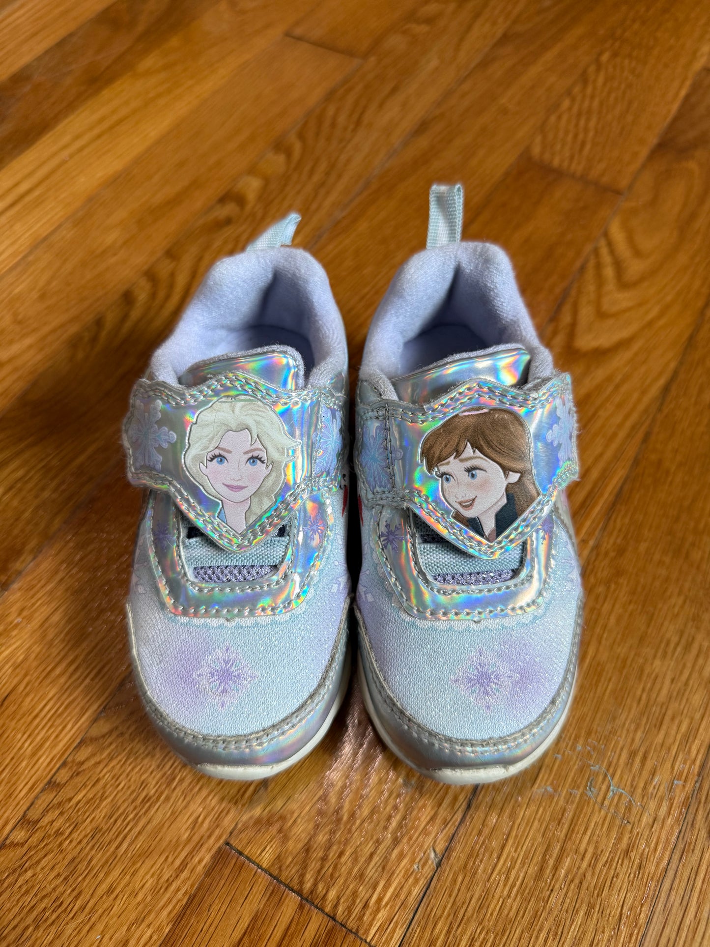 Light up sneakers, size 7