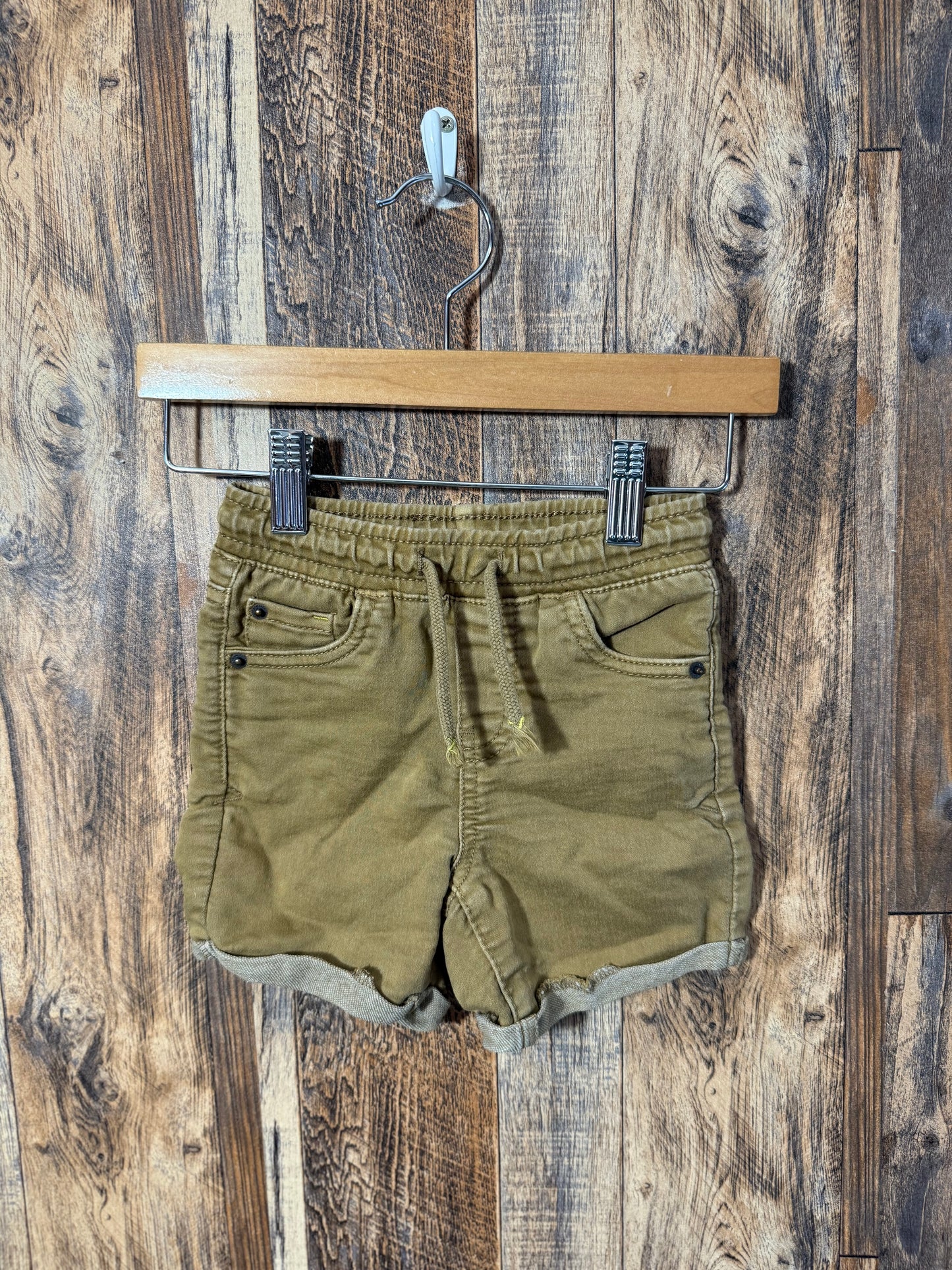 Shorts, size 18m