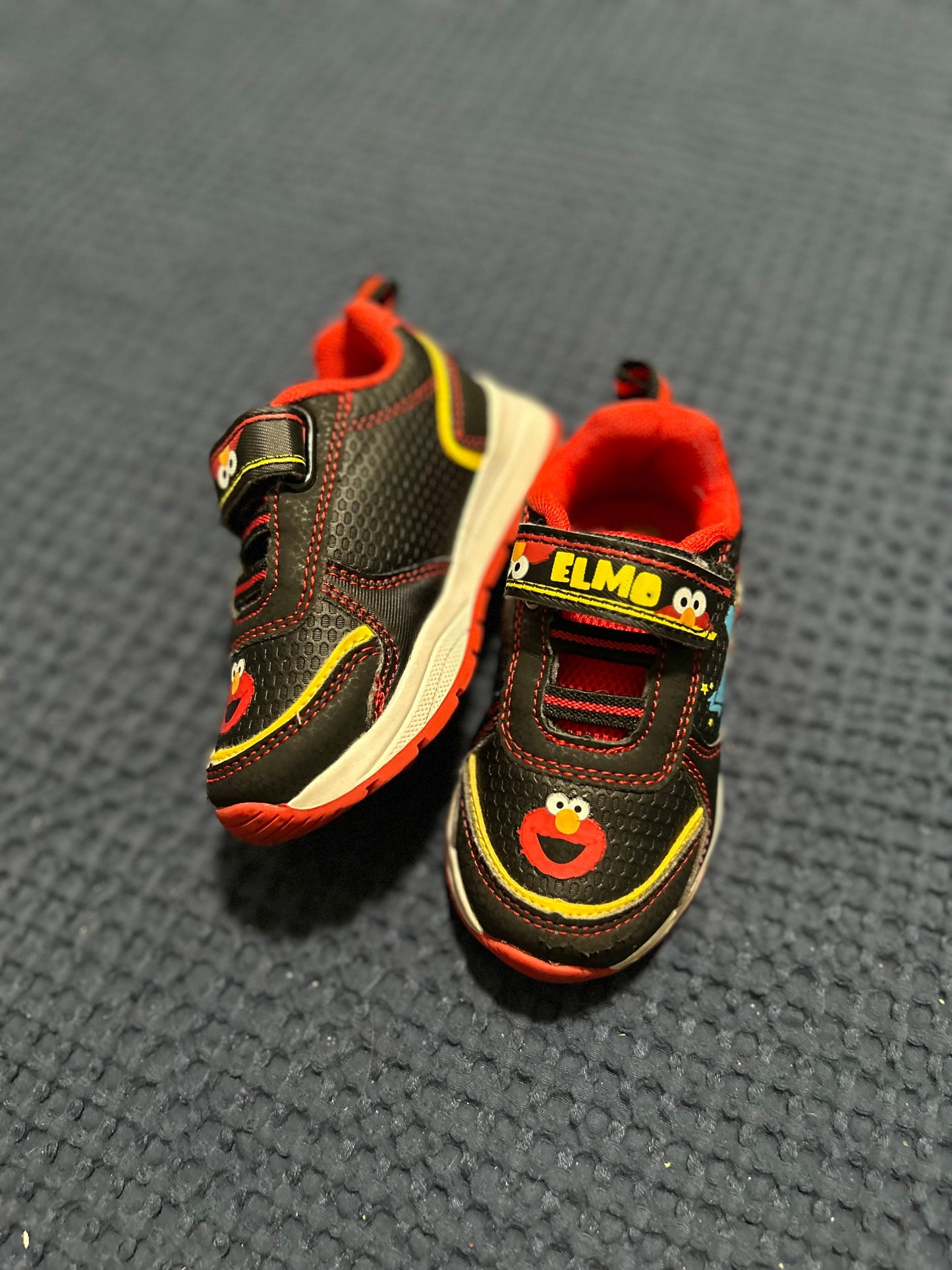 Elmo sneakers, size 6