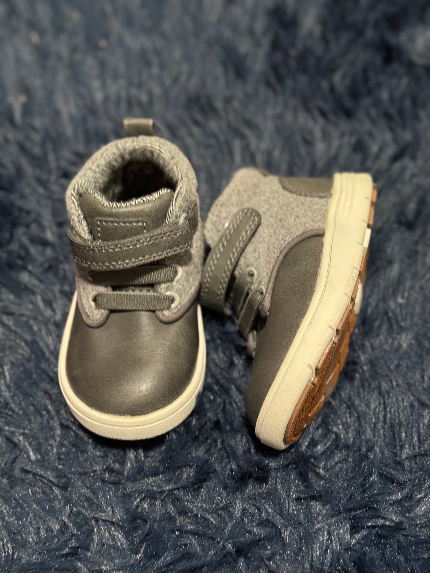 Shoes, size 5