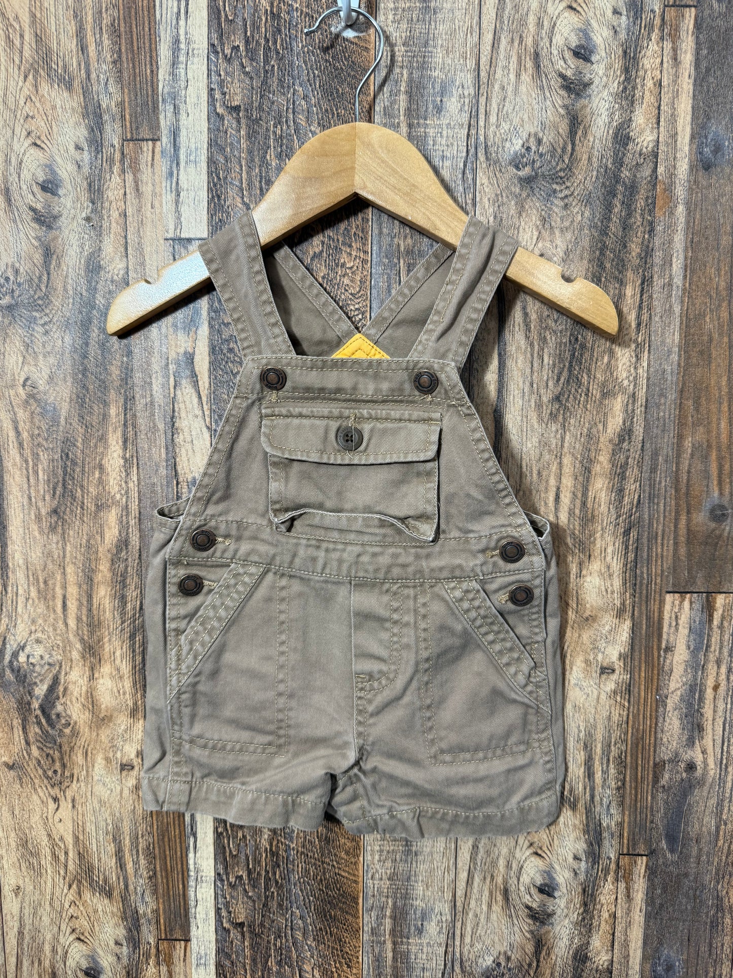 Overall shorts, size 6m