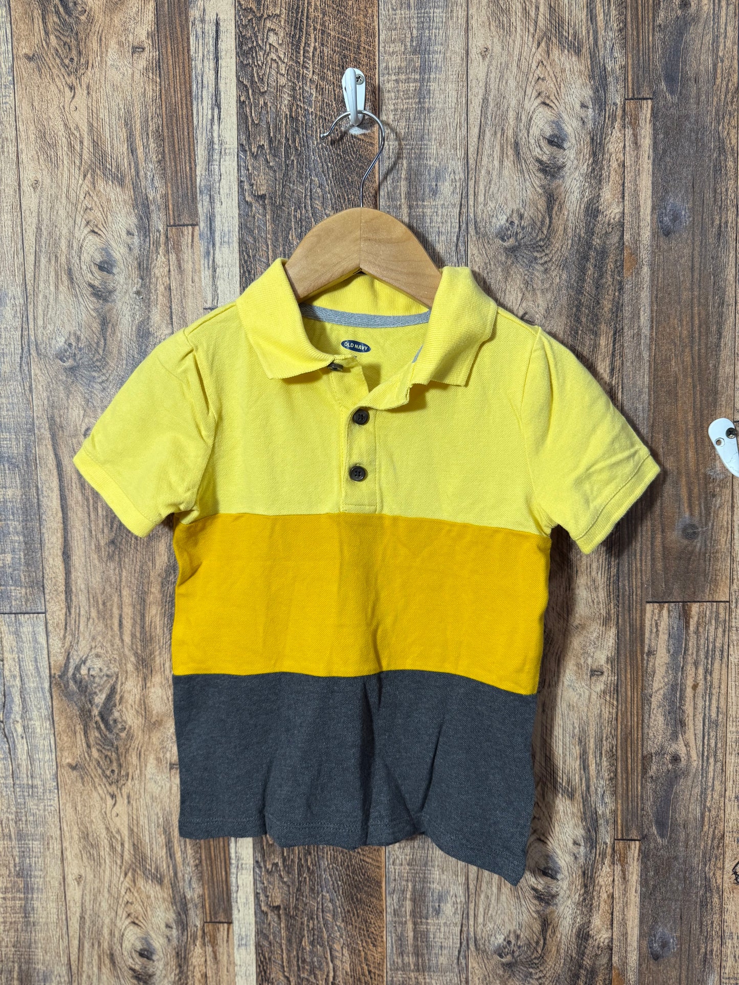 Collared shirt, size 3t