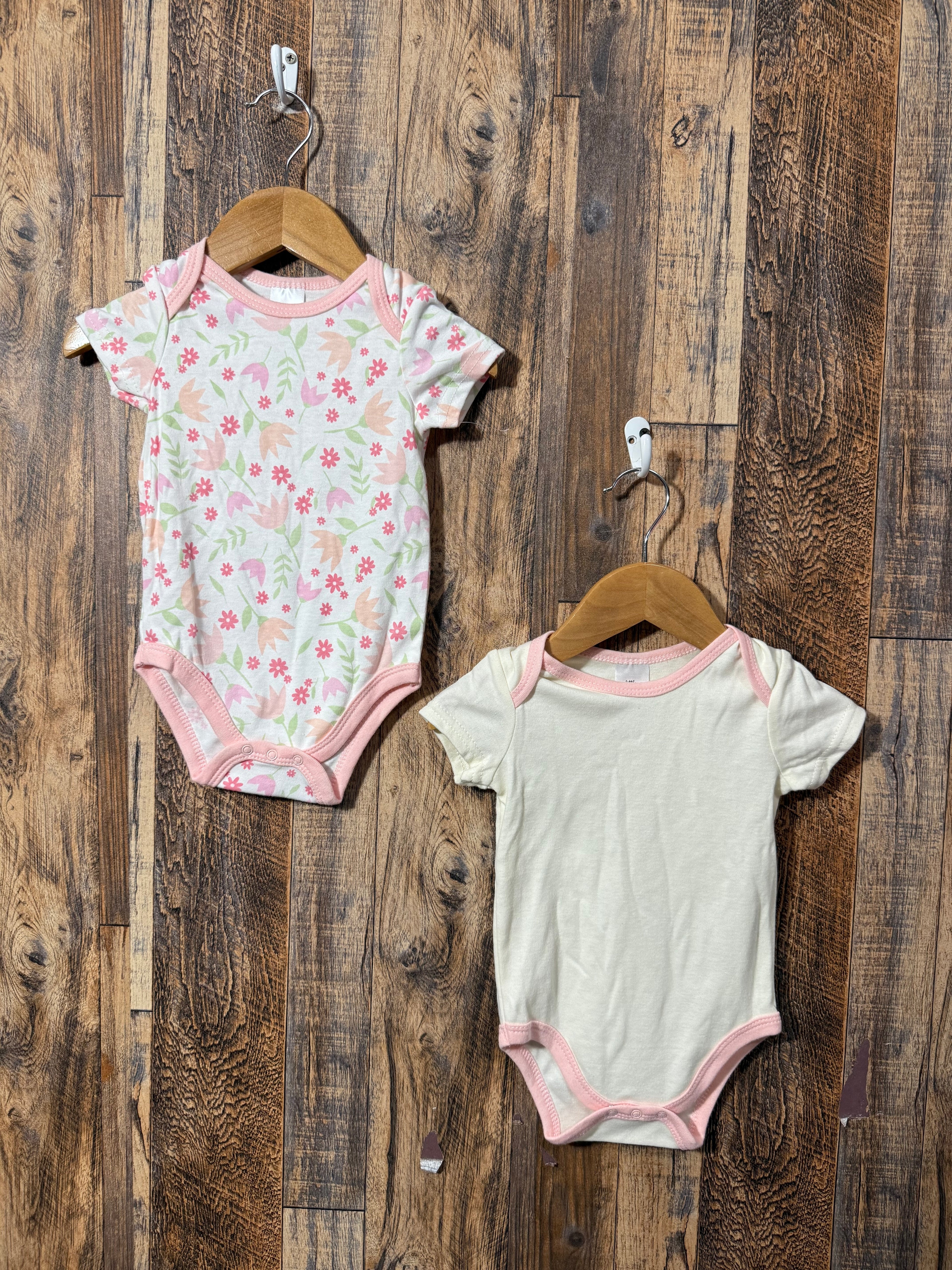2pc onesie set, size 6-9m