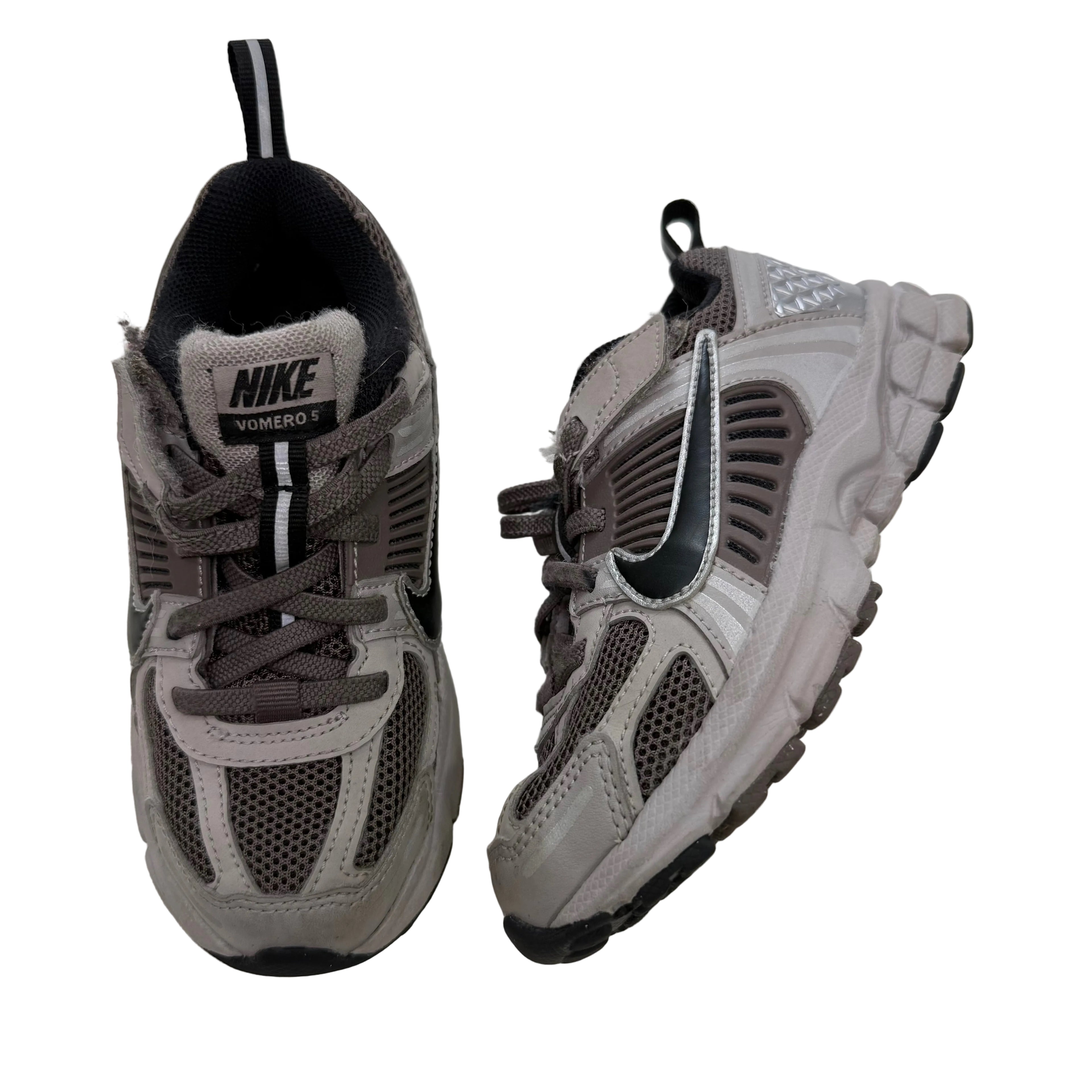 Nike, 12C