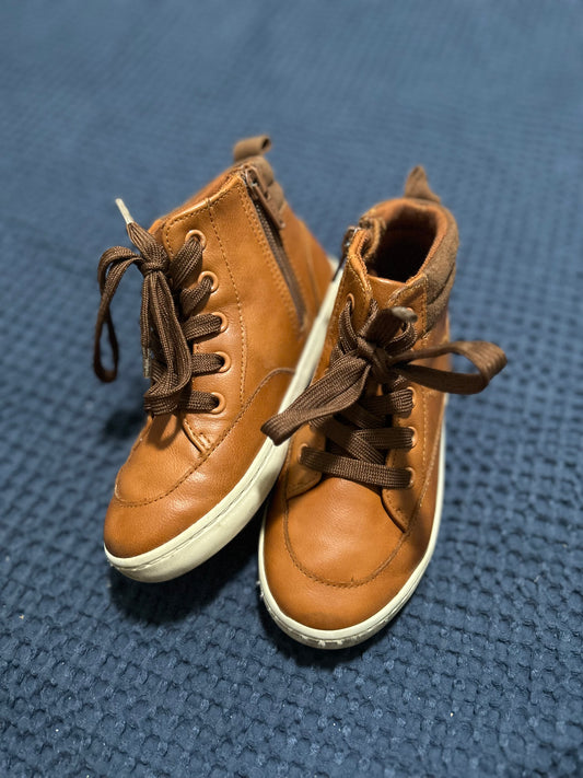 High top sneakers, size 11