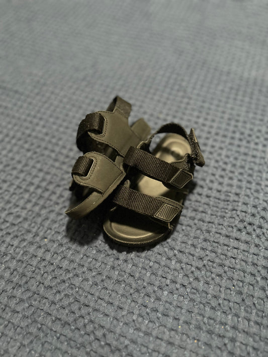 Sandles, size 6