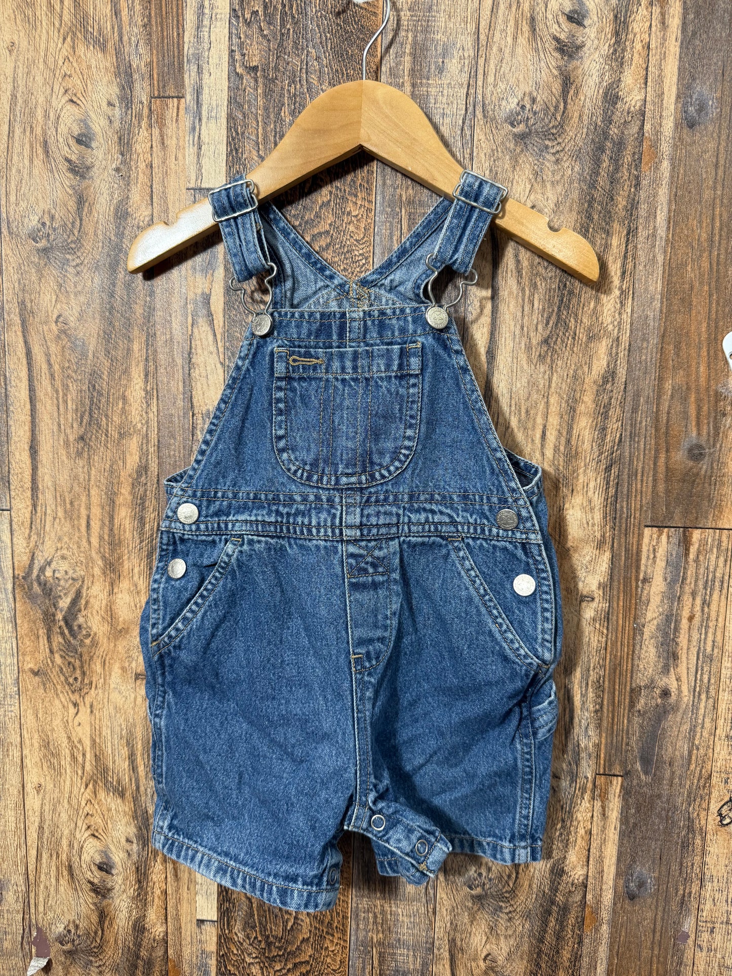 Overall shorts, size 18m