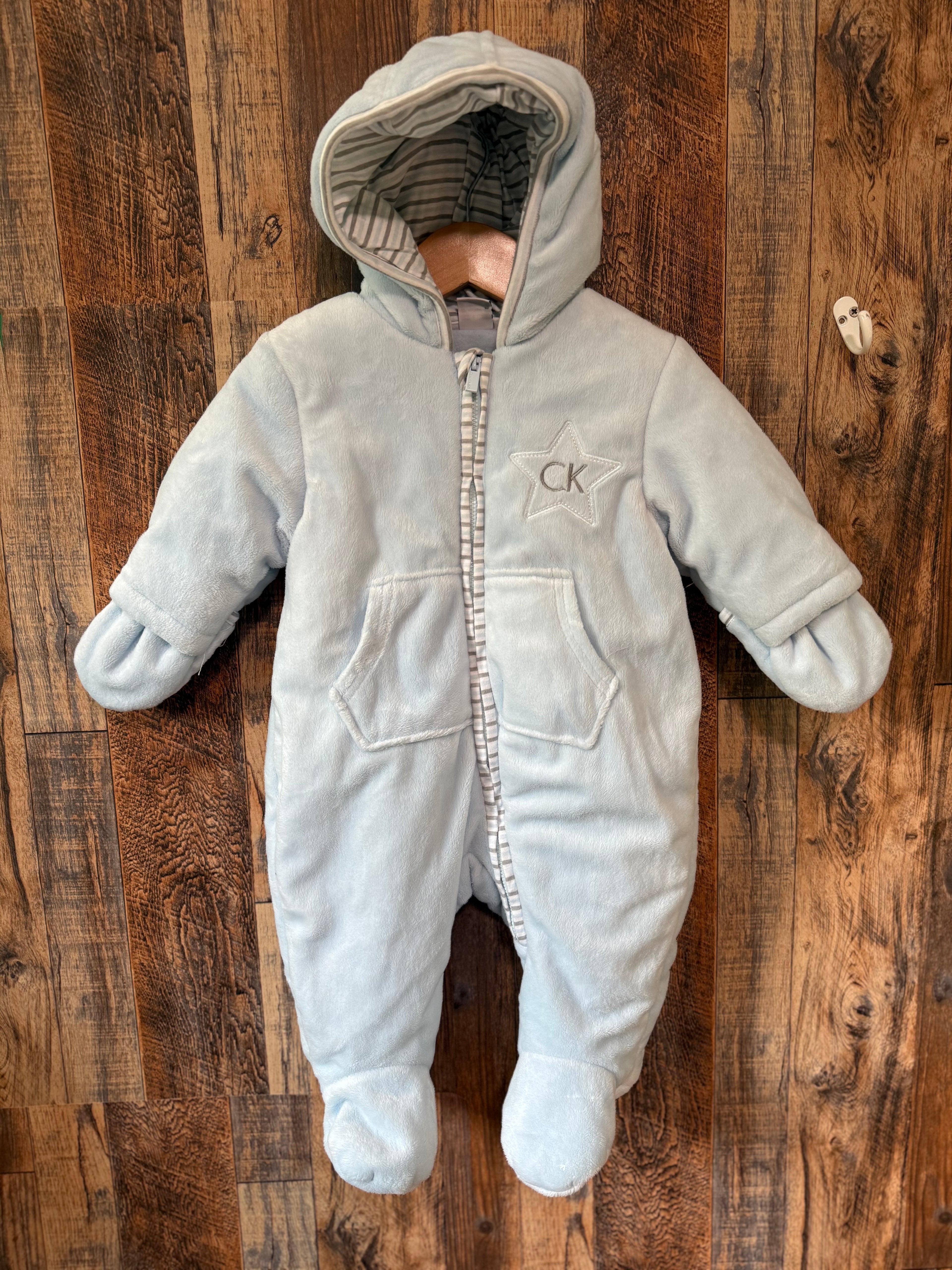 Snowsuit, size 6-9m