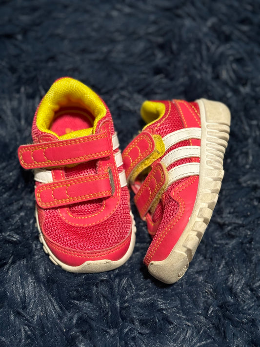Sneakers, size 4