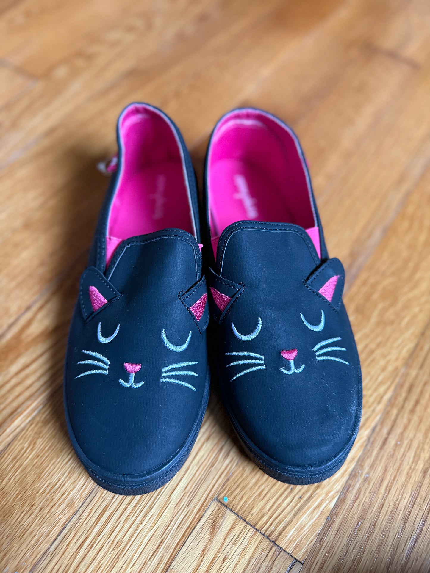 Slip ons, size 3