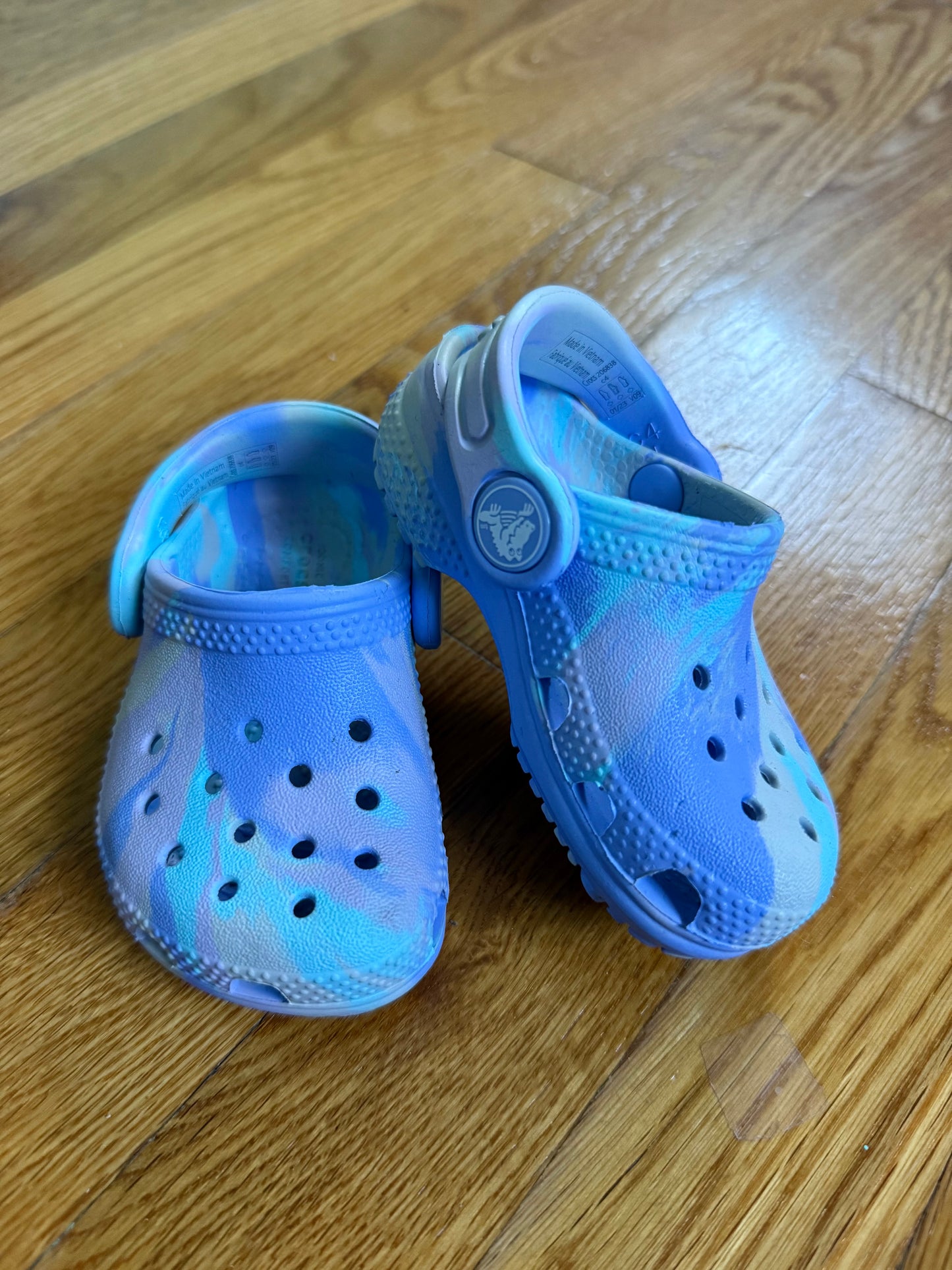 Crocs, size 4