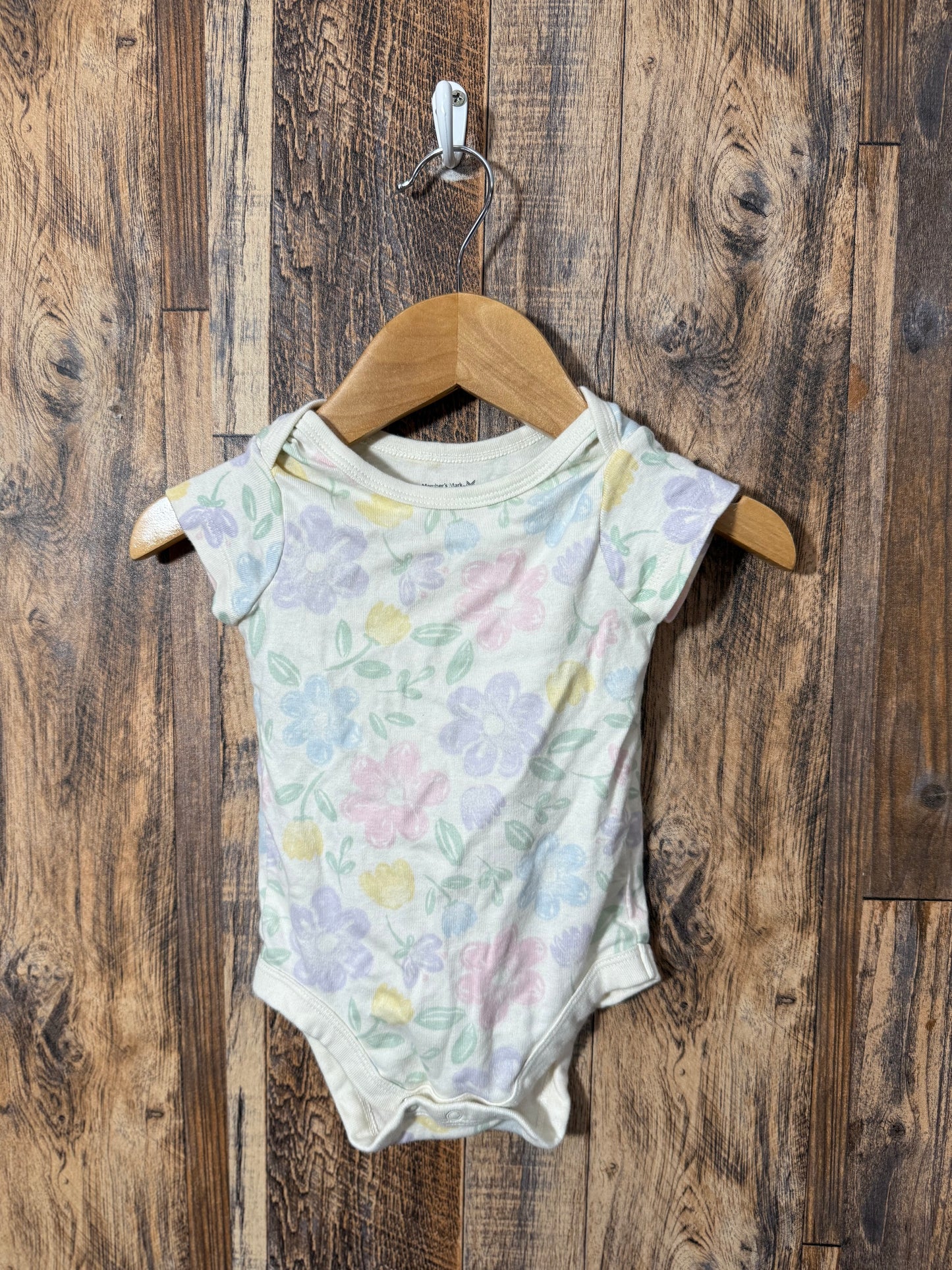 Organic cotton onesie, size 6m