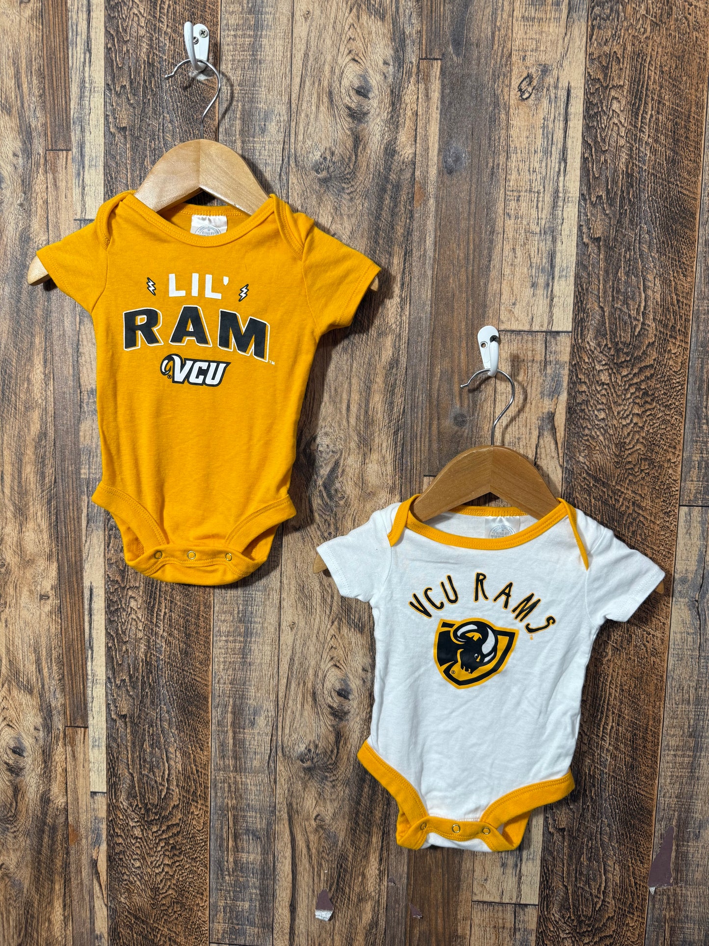 VCU 2pc onesie, size 0-3m