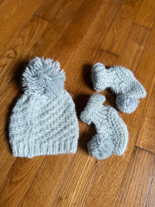 Hat and bootie set, size 0-6m