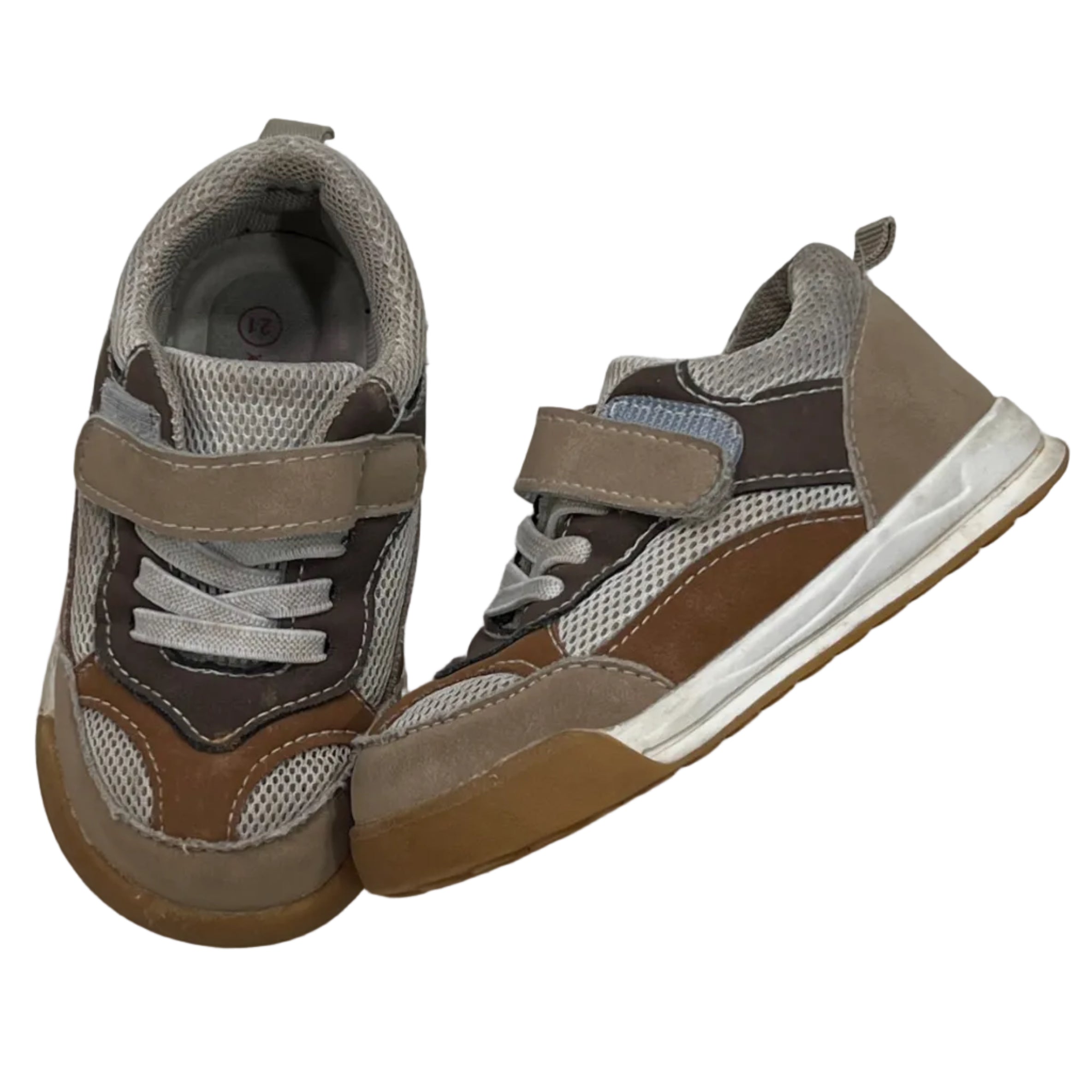 Sneakers, 7/8C