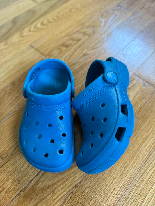 Crocs, size 11