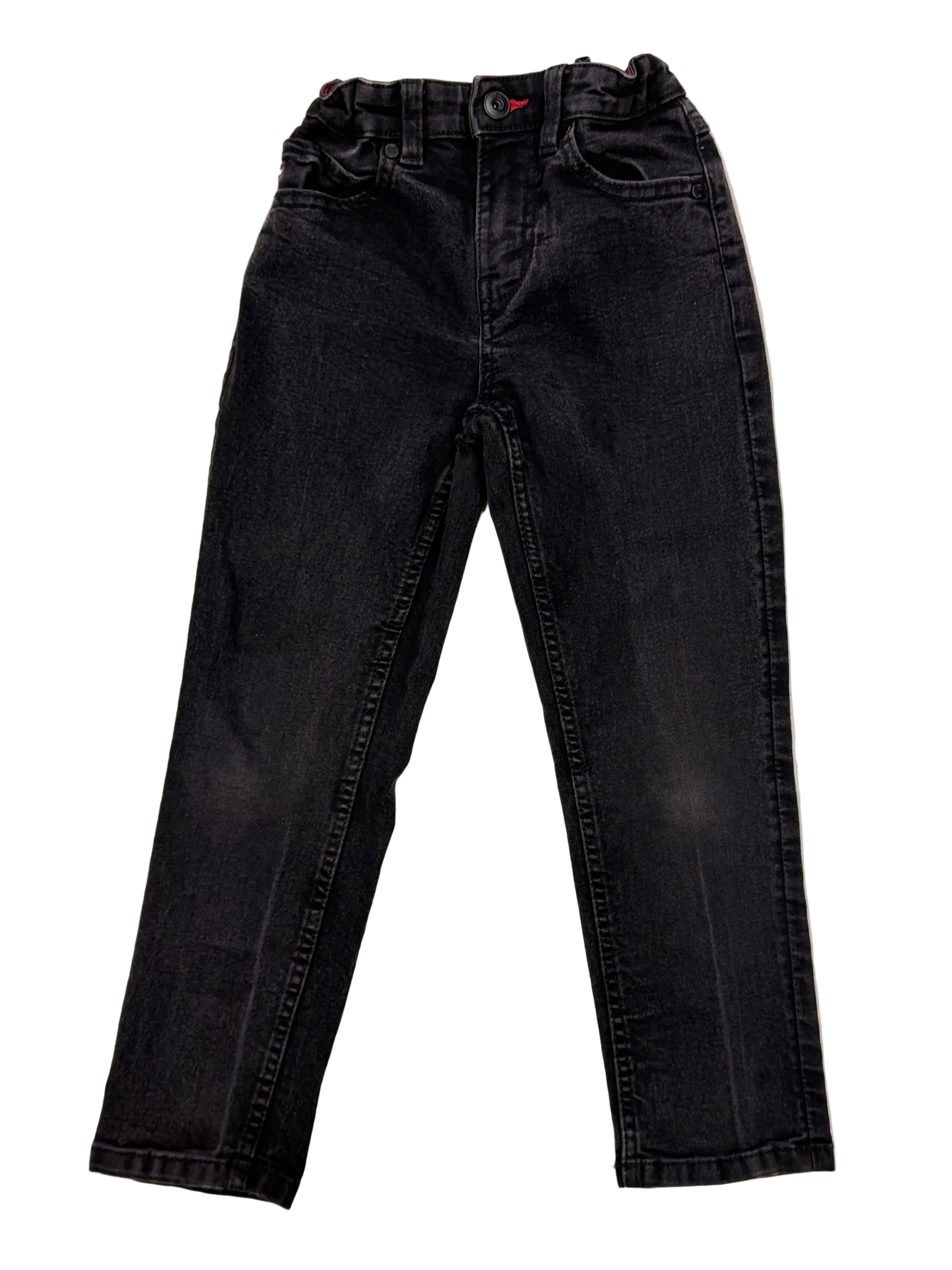 Tommy Hilfiger, 6