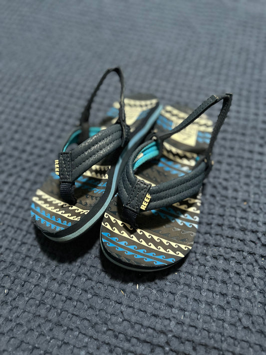 Flip flops, size 9-10
