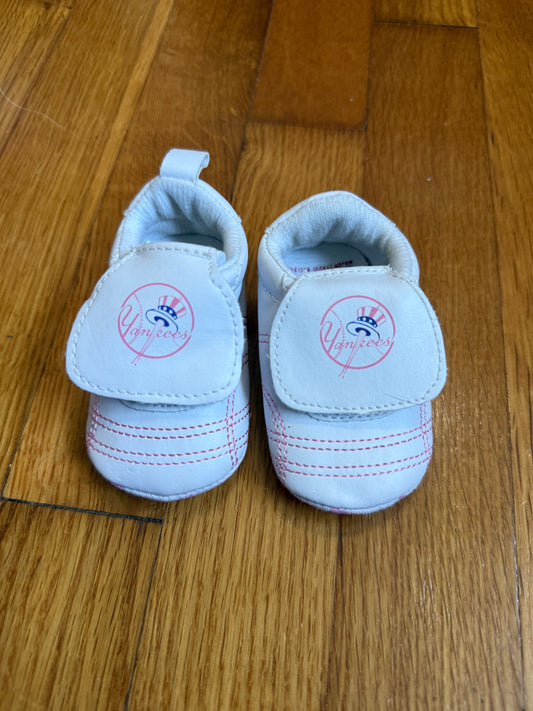 Yankees shoes, size 0-6m