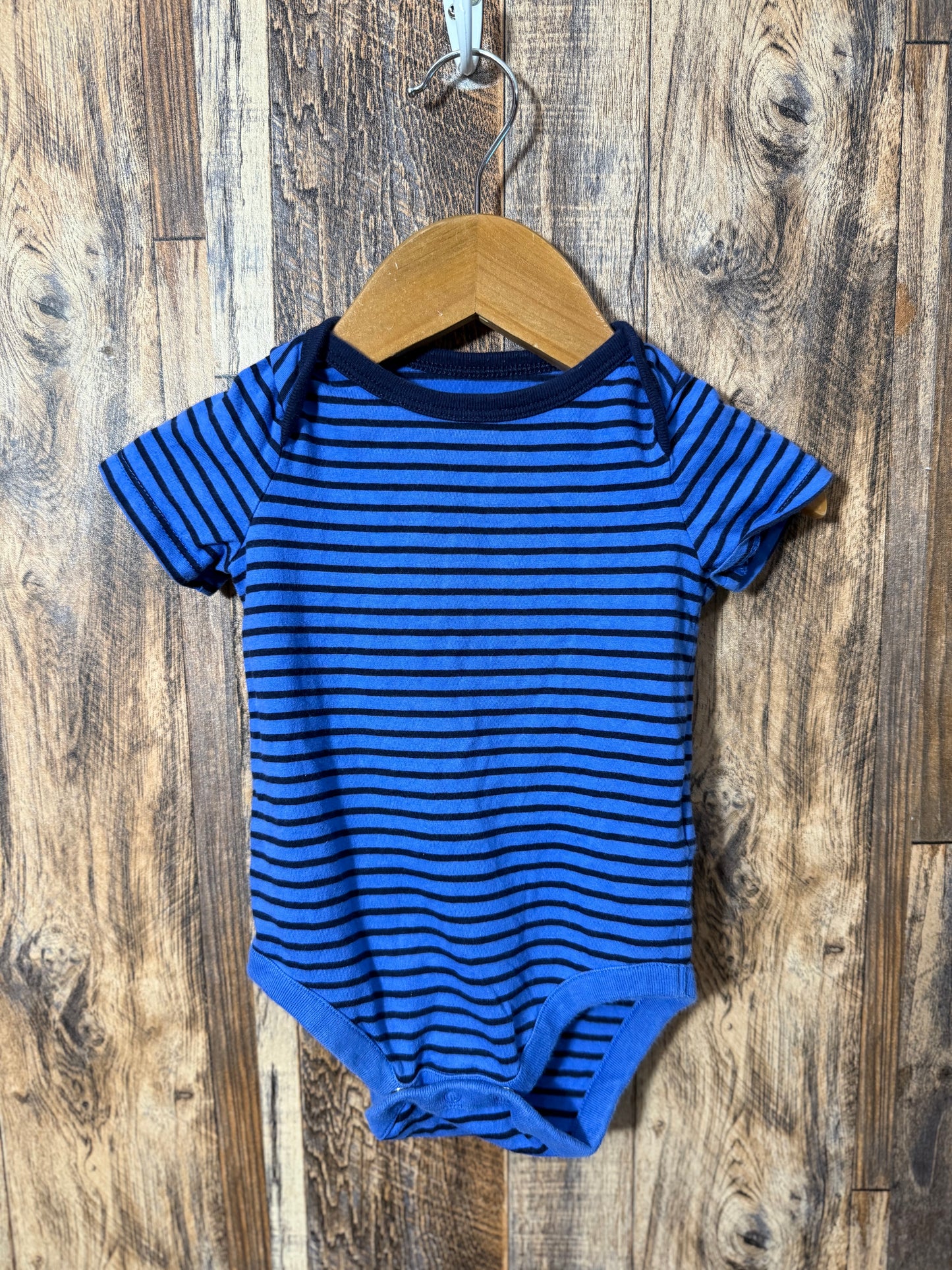 Organic cotton onesie, size 6-12m